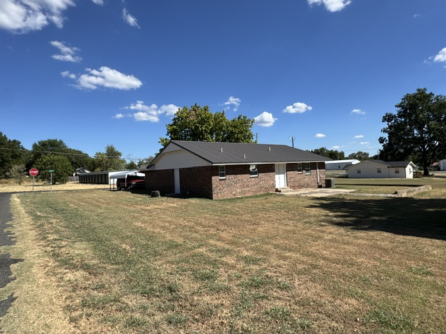 230 N Pecan Stratford OK 74872