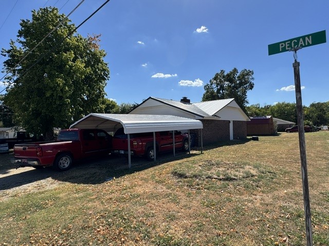 230 N Pecan Stratford OK 74872