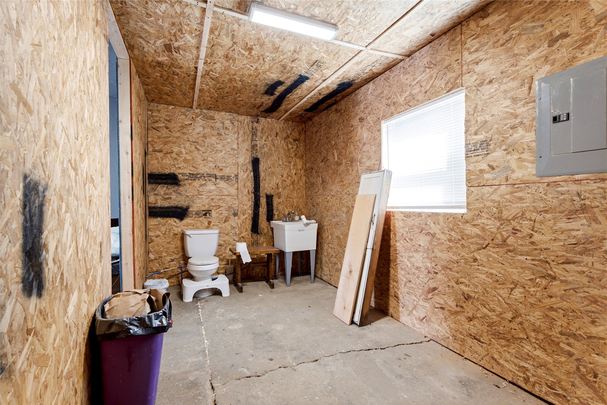 705 S 2nd Street Morris OK 74445