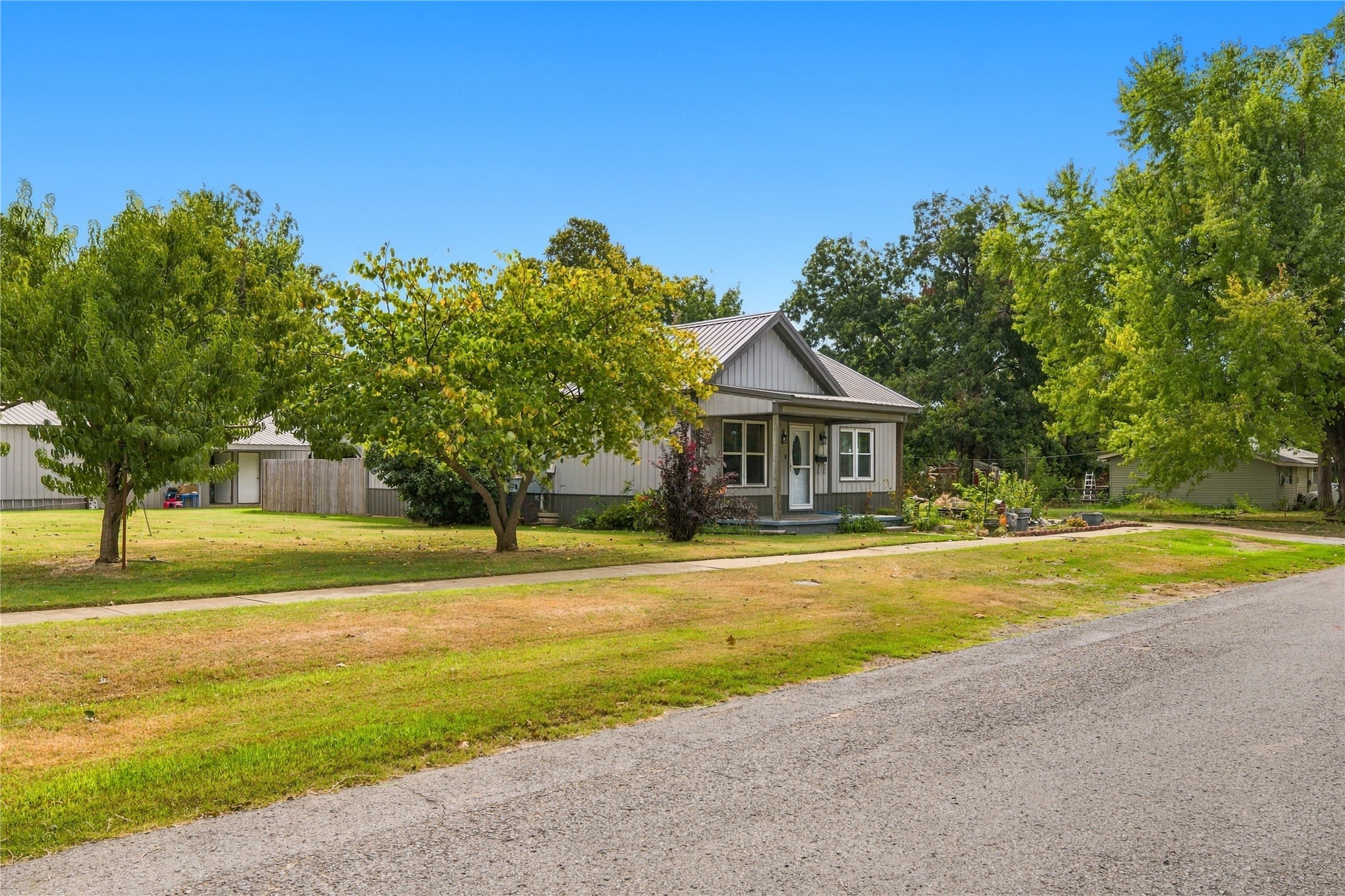 705 S 2nd Street Morris OK 74445