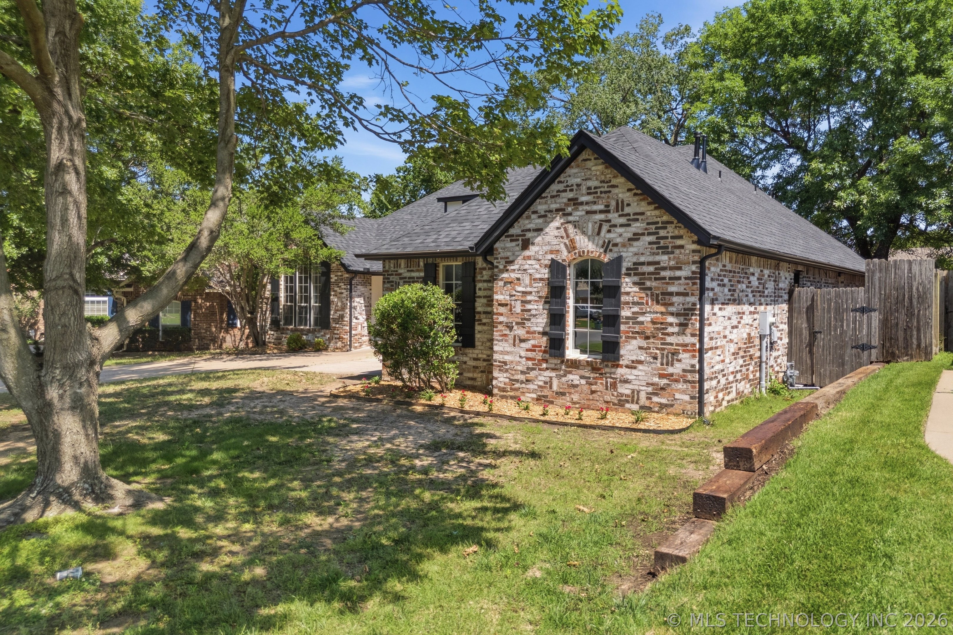 9809 E 83rd Place Tulsa OK 74133