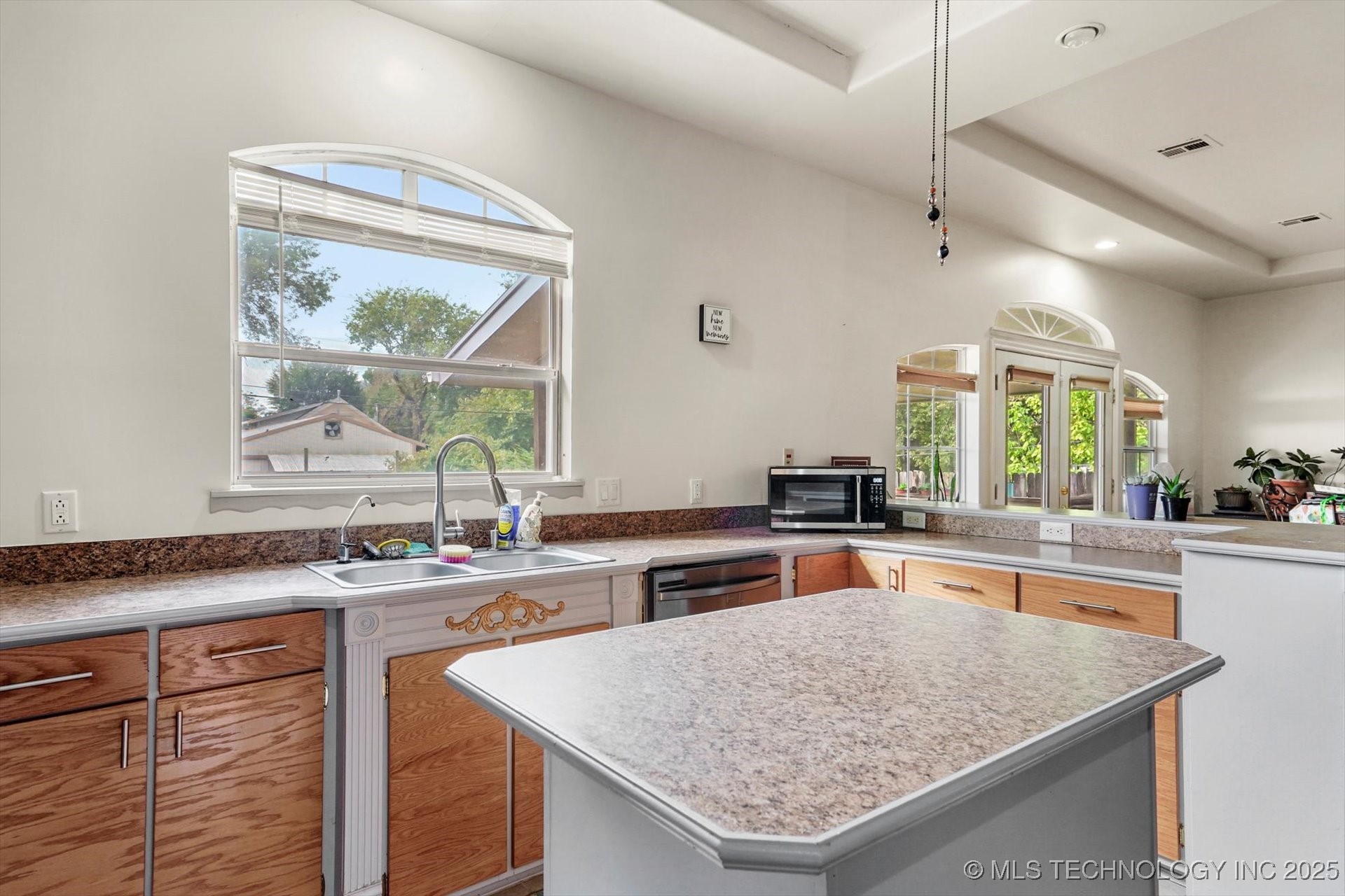 209 W 3rd Street Skiatook OK 74070