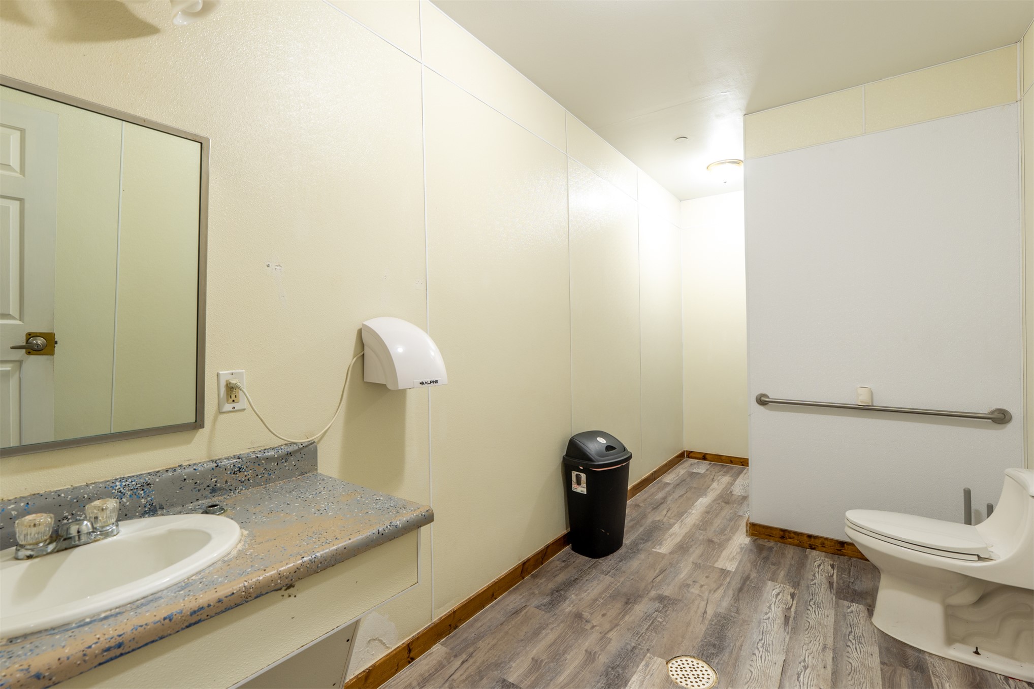 4 W Hillcrest Way Okemah OK 74859