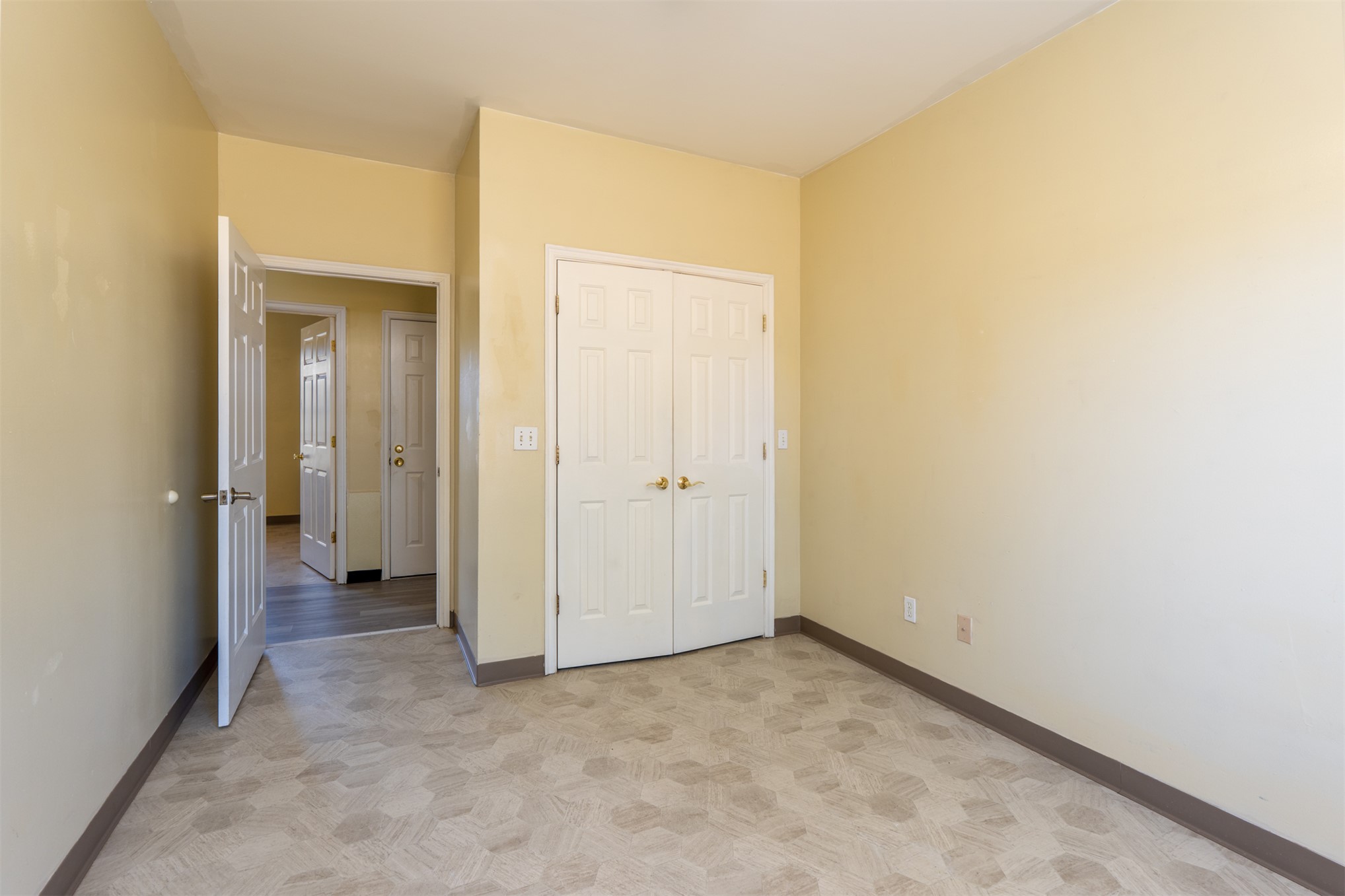 4 W Hillcrest Way Okemah OK 74859