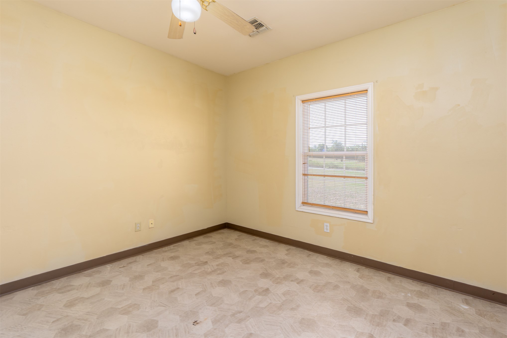 4 W Hillcrest Way Okemah OK 74859