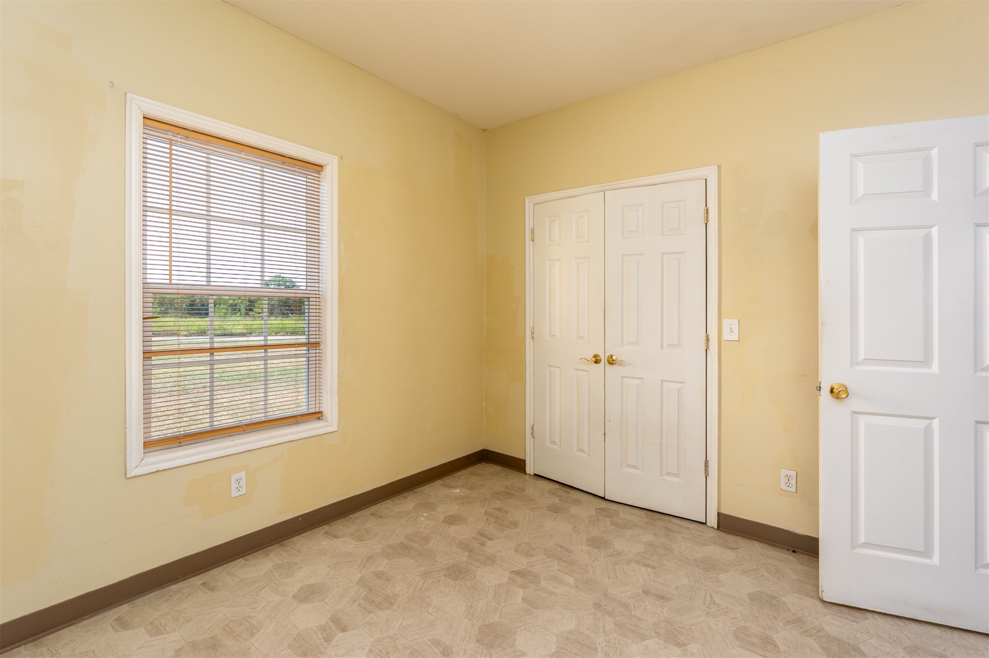 4 W Hillcrest Way Okemah OK 74859
