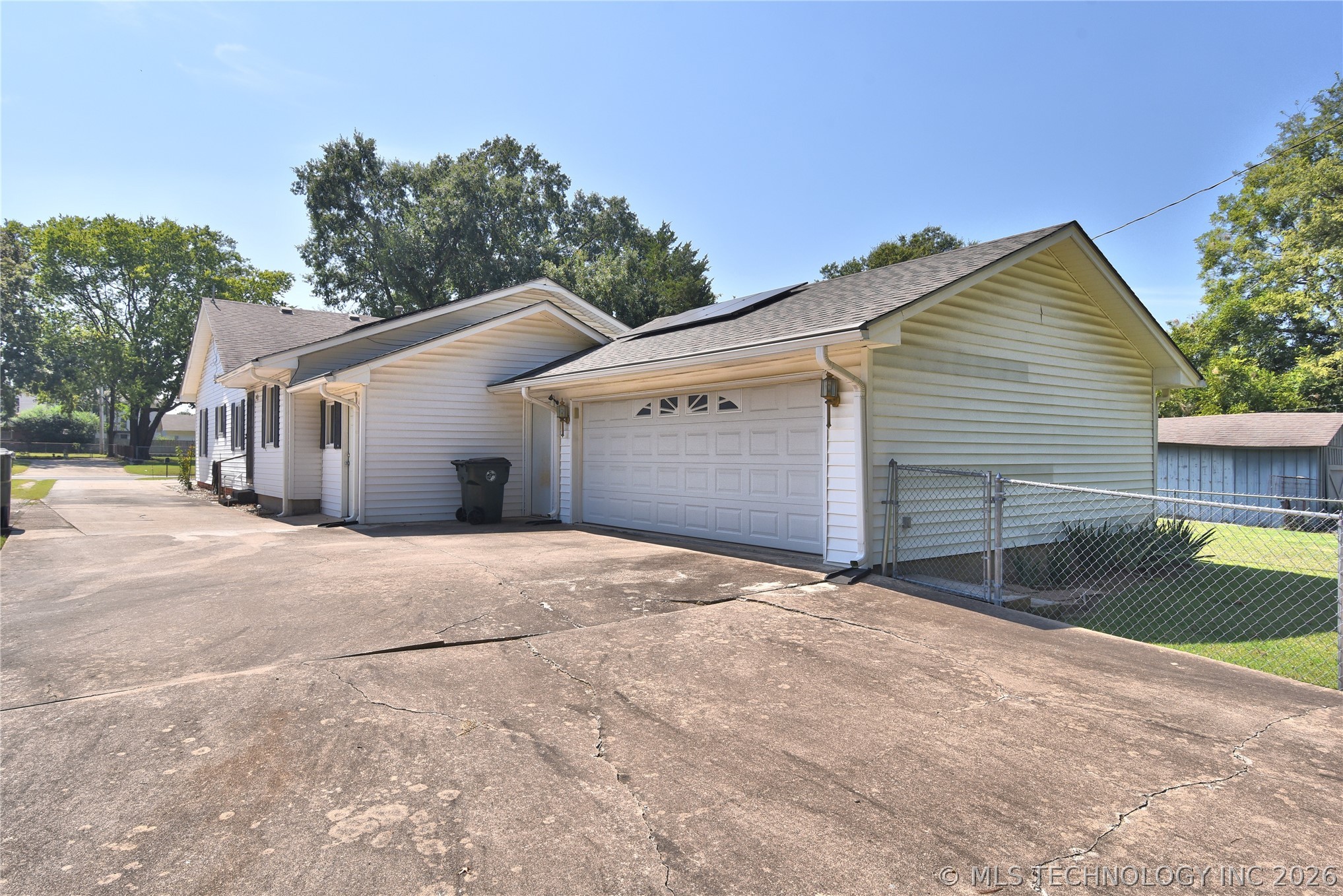 1229 E 8th Street Okmulgee OK 74447