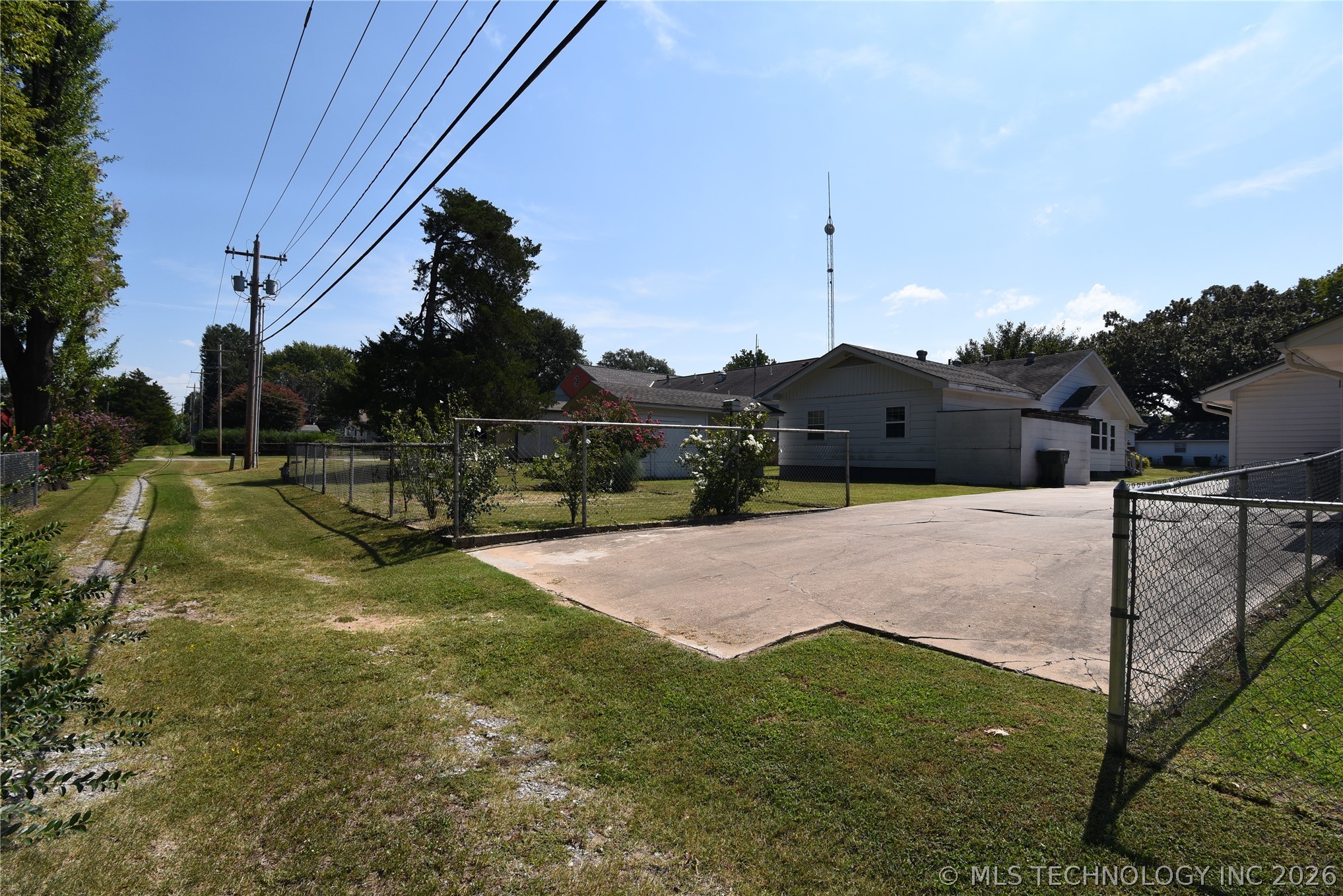 1229 E 8th Street Okmulgee OK 74447
