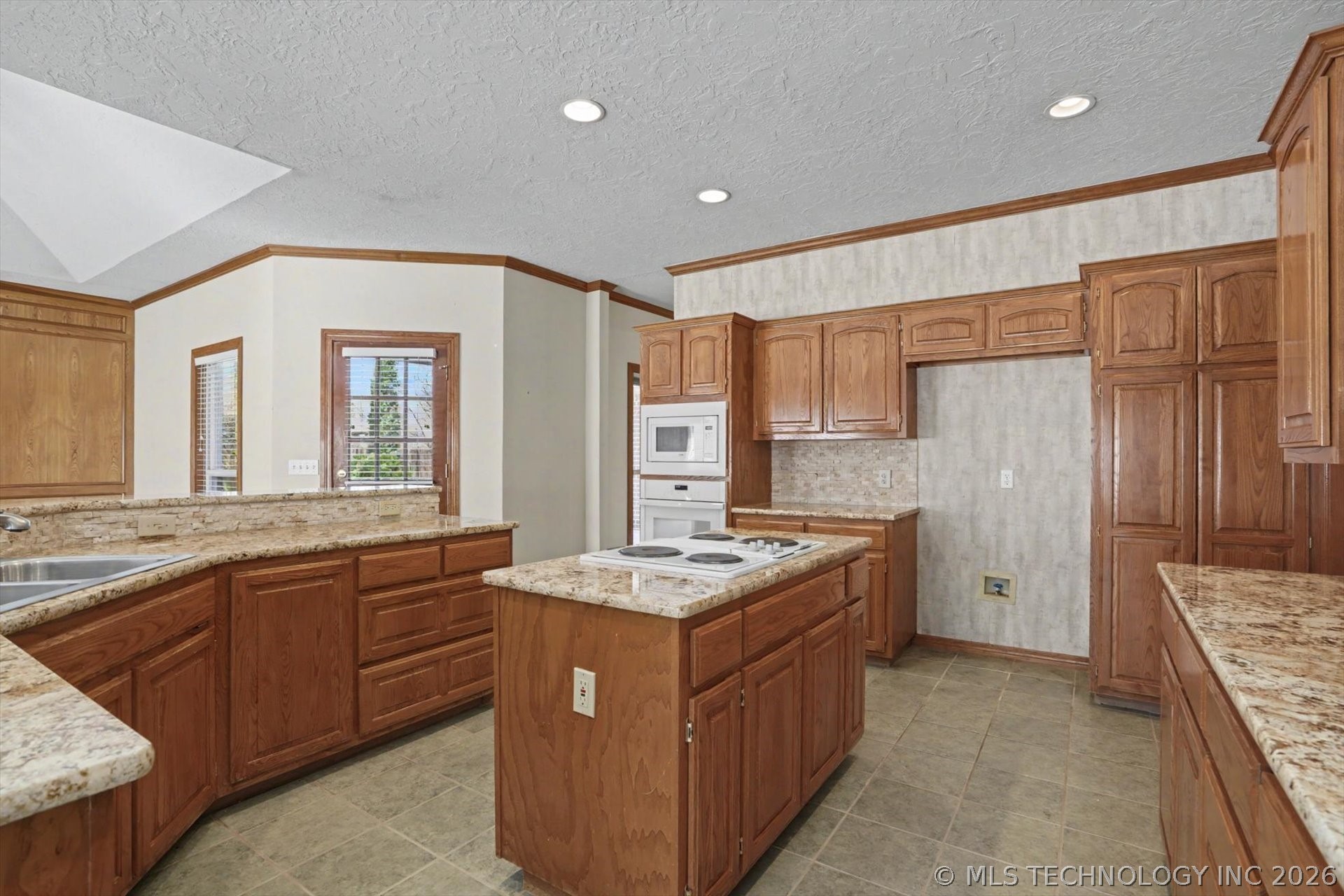 1908 S Palm Avenue Broken Arrow OK 74012