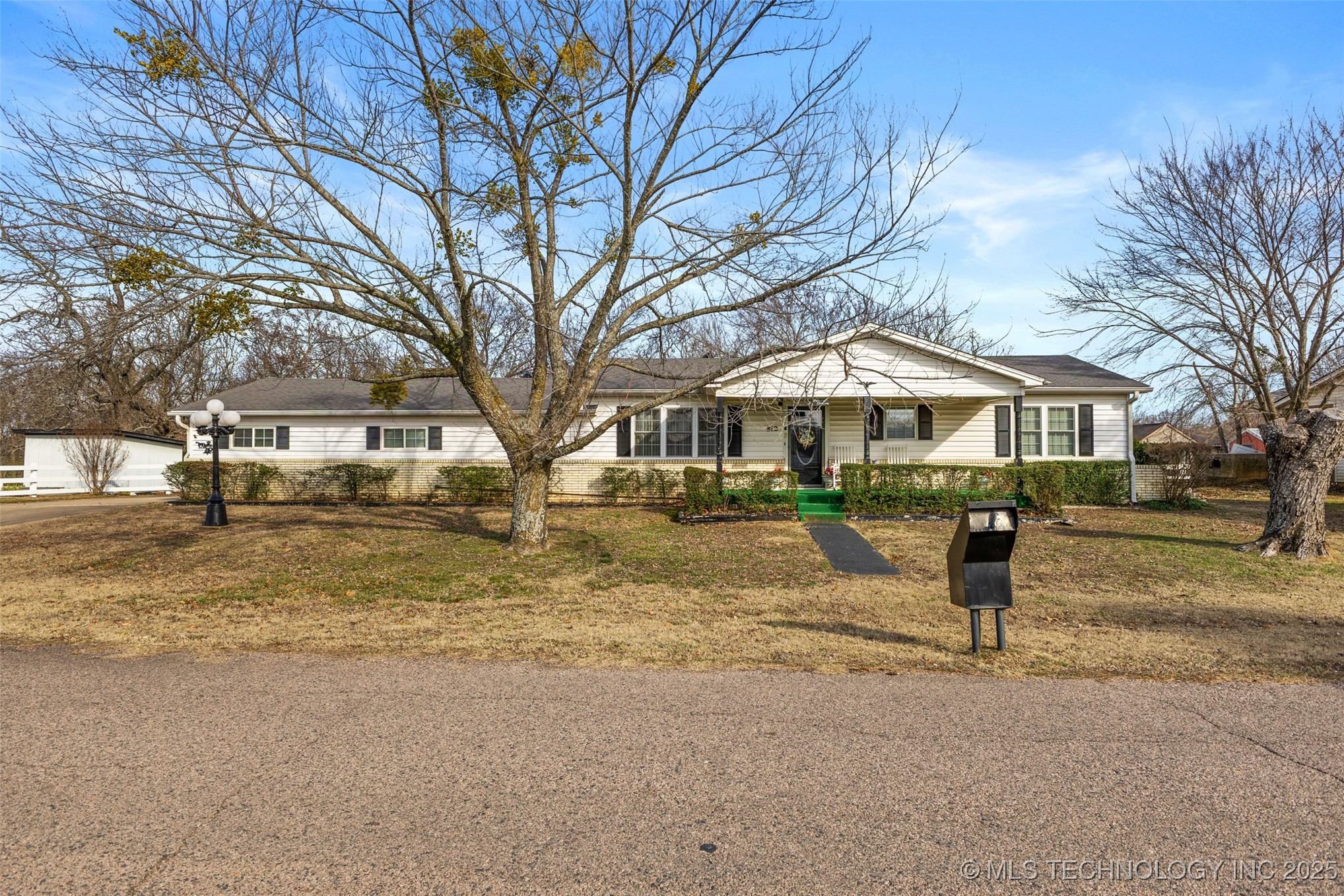 812 Wolfe Ada OK 74820