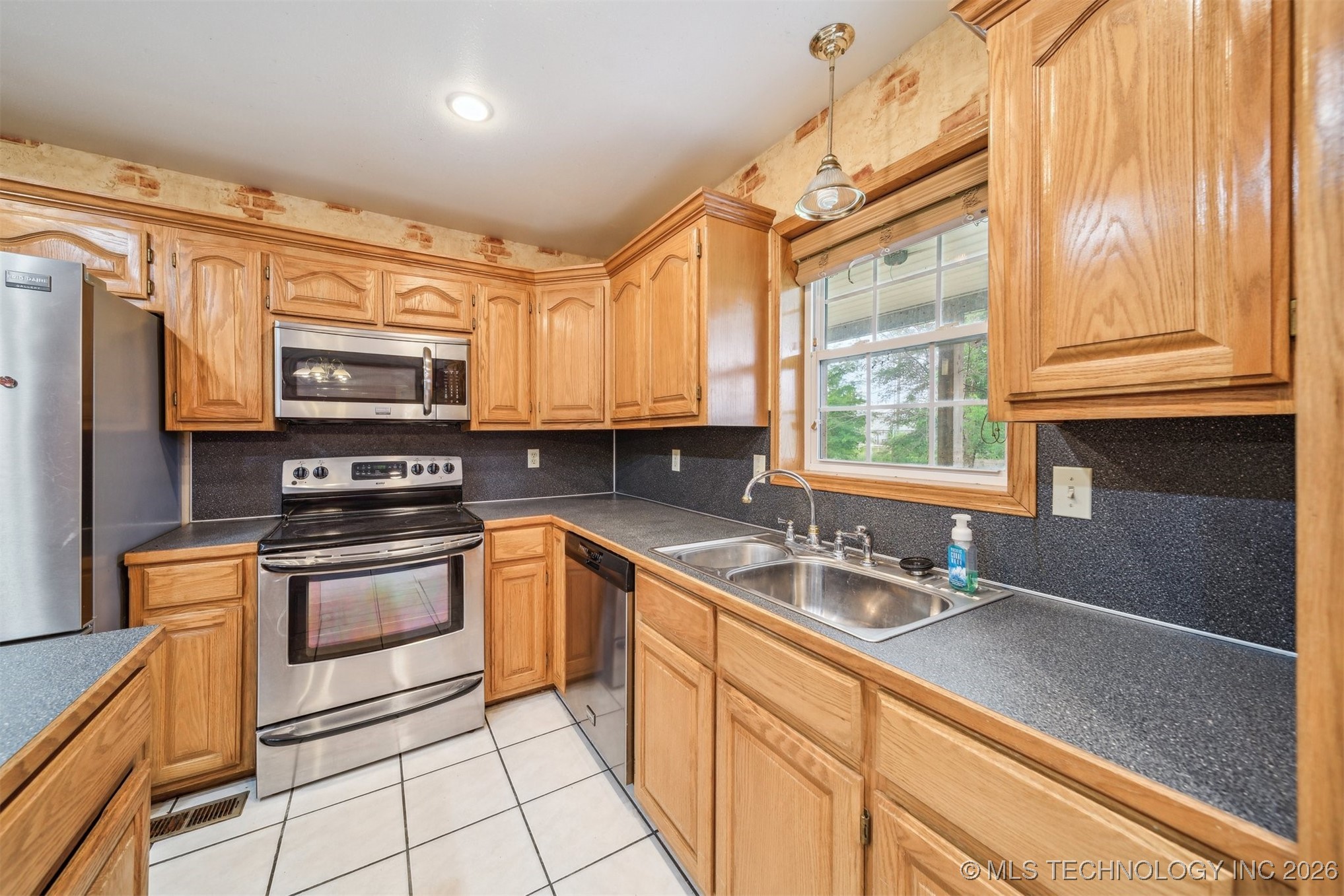 768 E Main Street Adair OK 74330