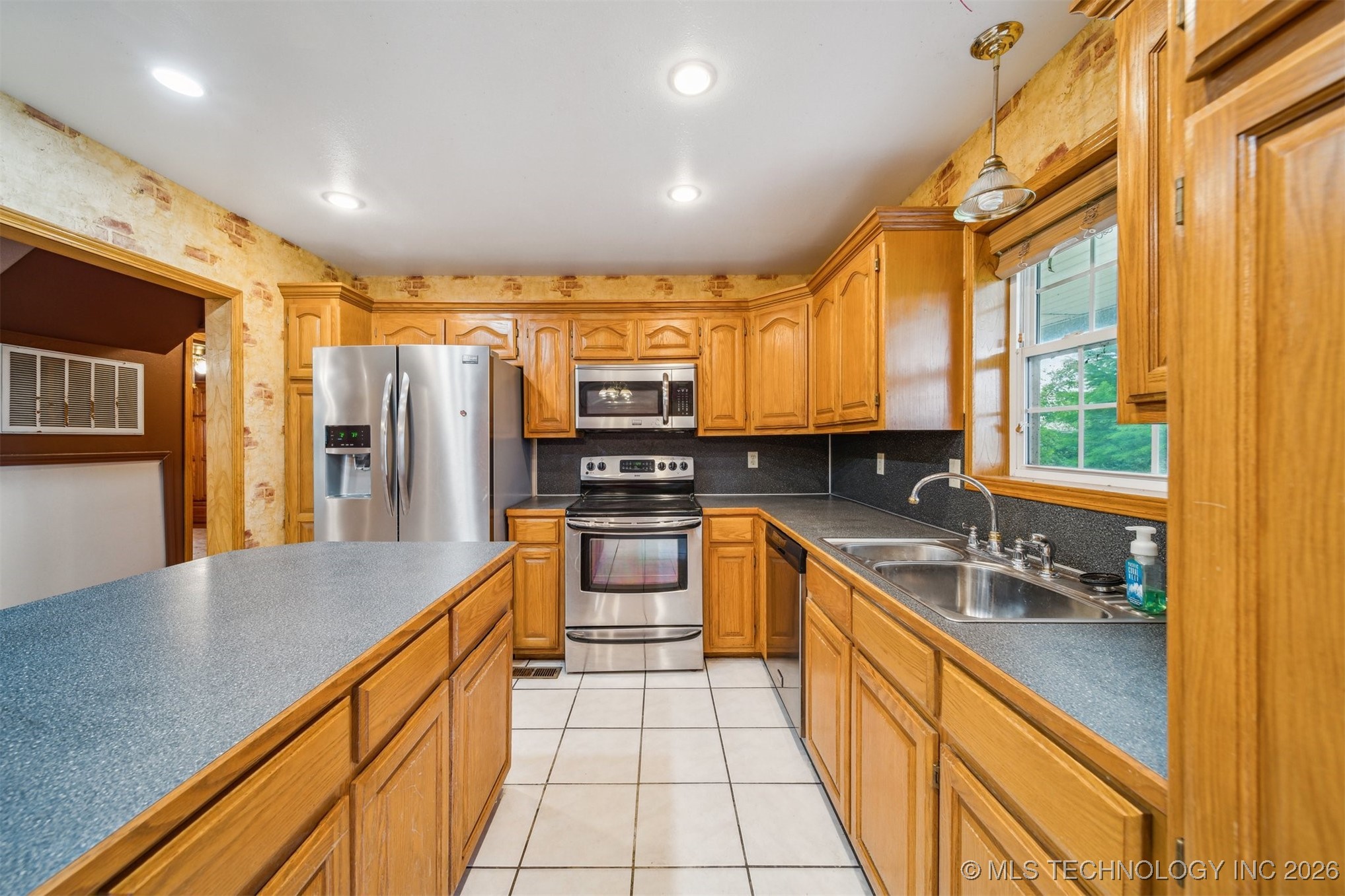 768 E Main Street Adair OK 74330