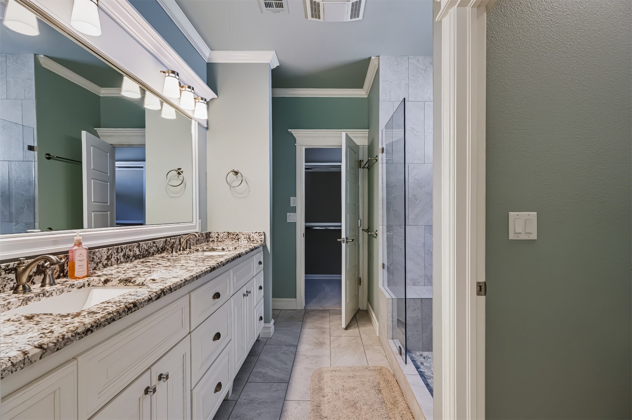 3715 S Redwood Drive Broken Arrow OK 74011
