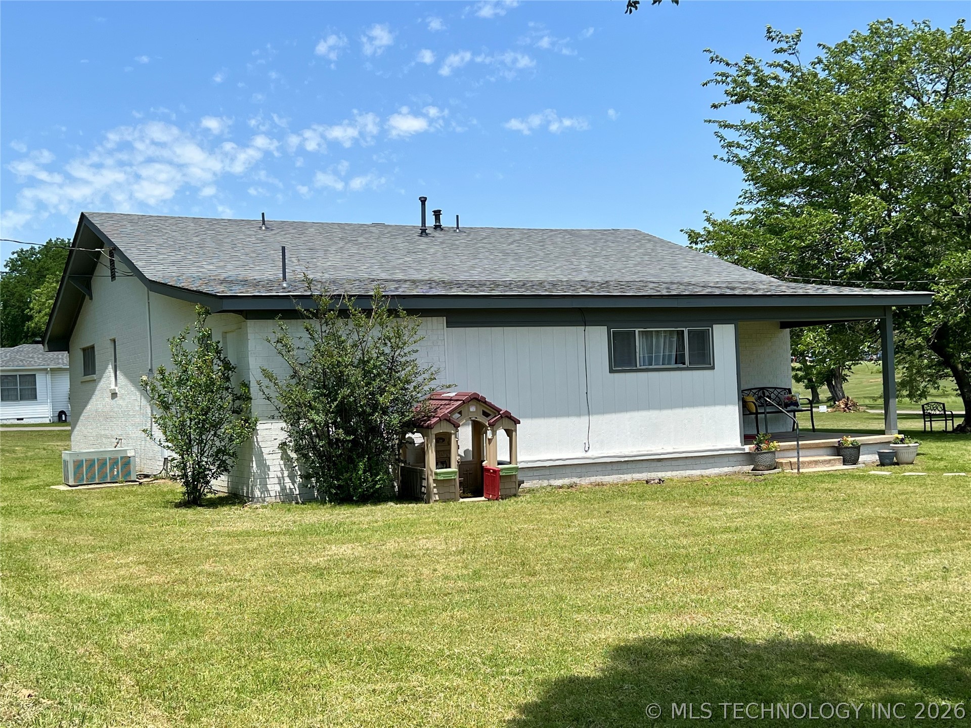 205 NE 1st Street Kingston OK 73439