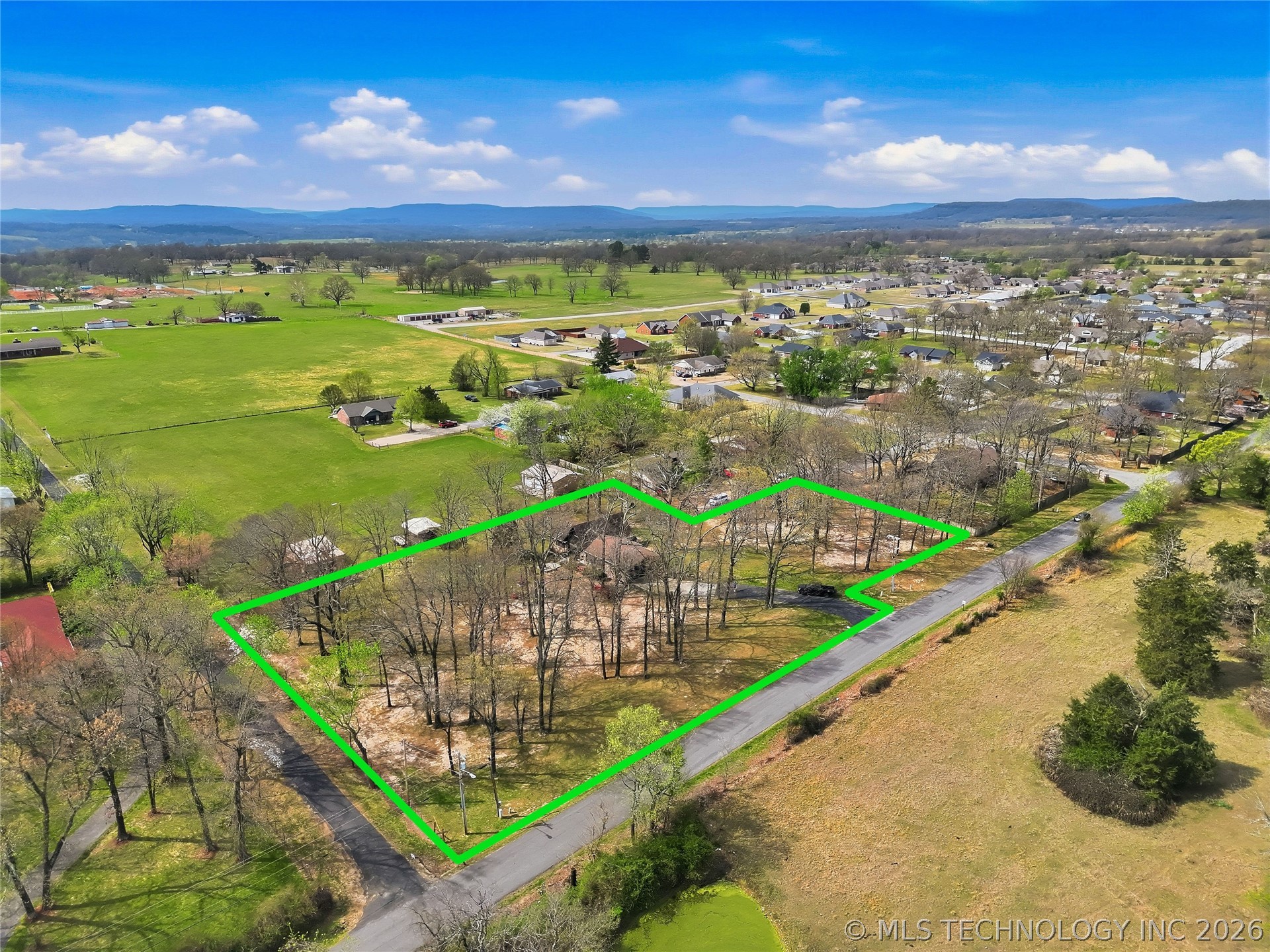 1022 W Young Avenue Stilwell OK 74960