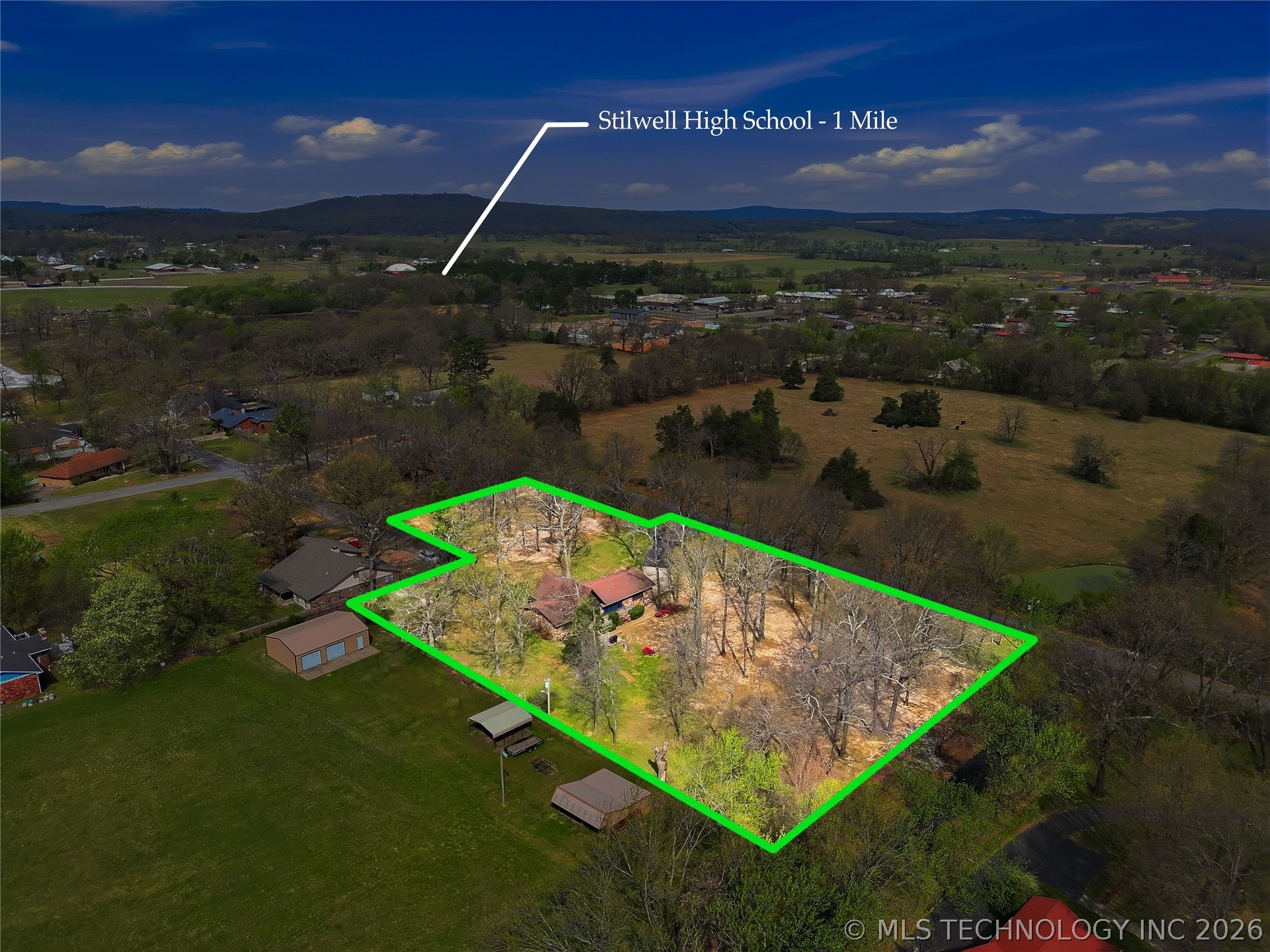 1022 W Young Avenue Stilwell OK 74960