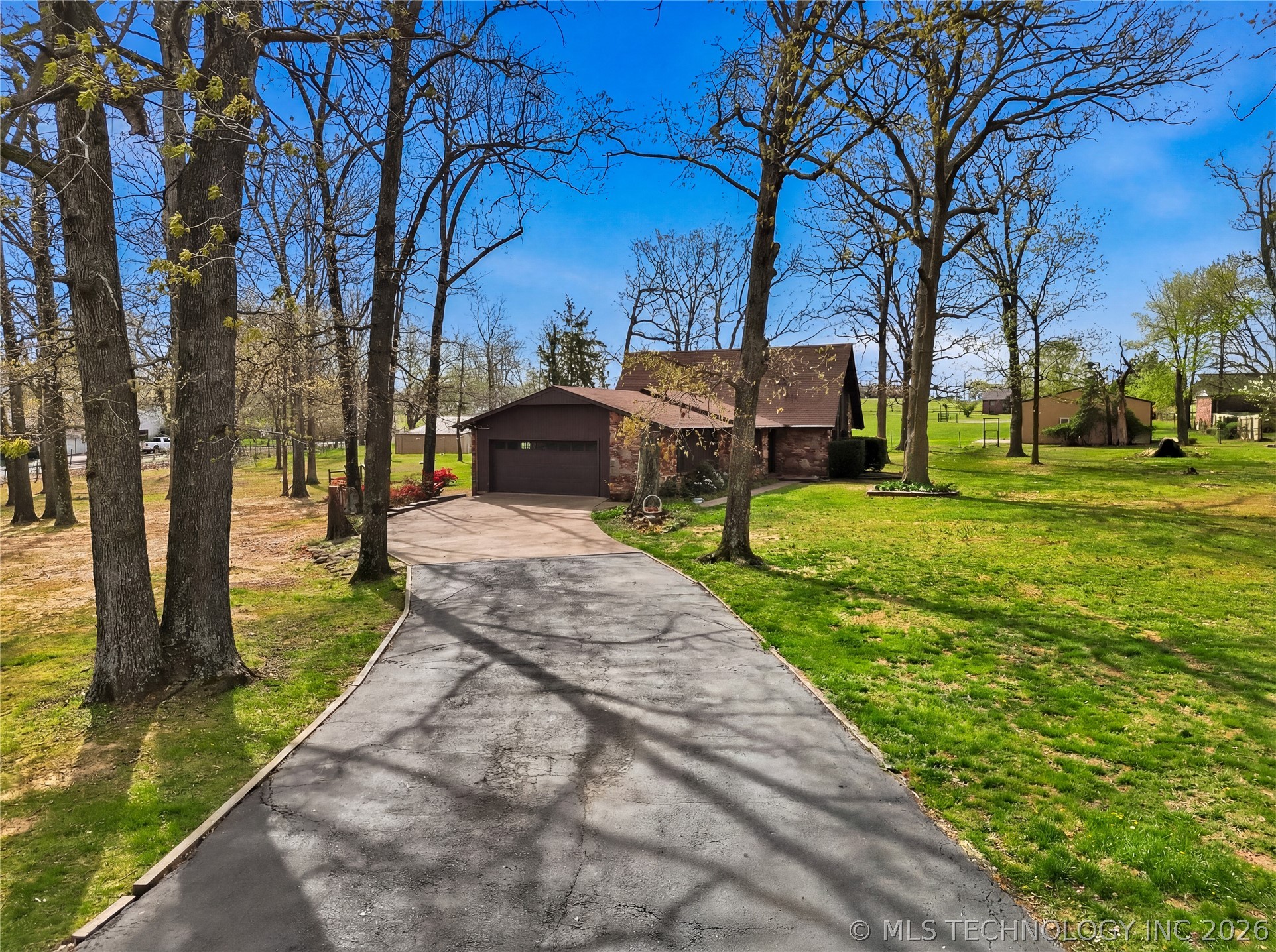 1022 W Young Avenue Stilwell OK 74960