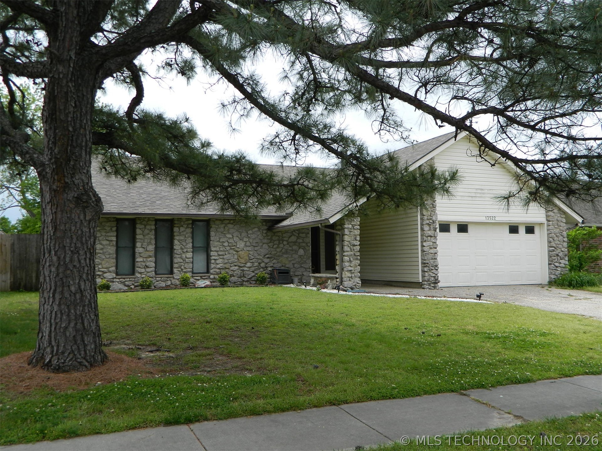 13522 E 31st Place Tulsa OK 74134