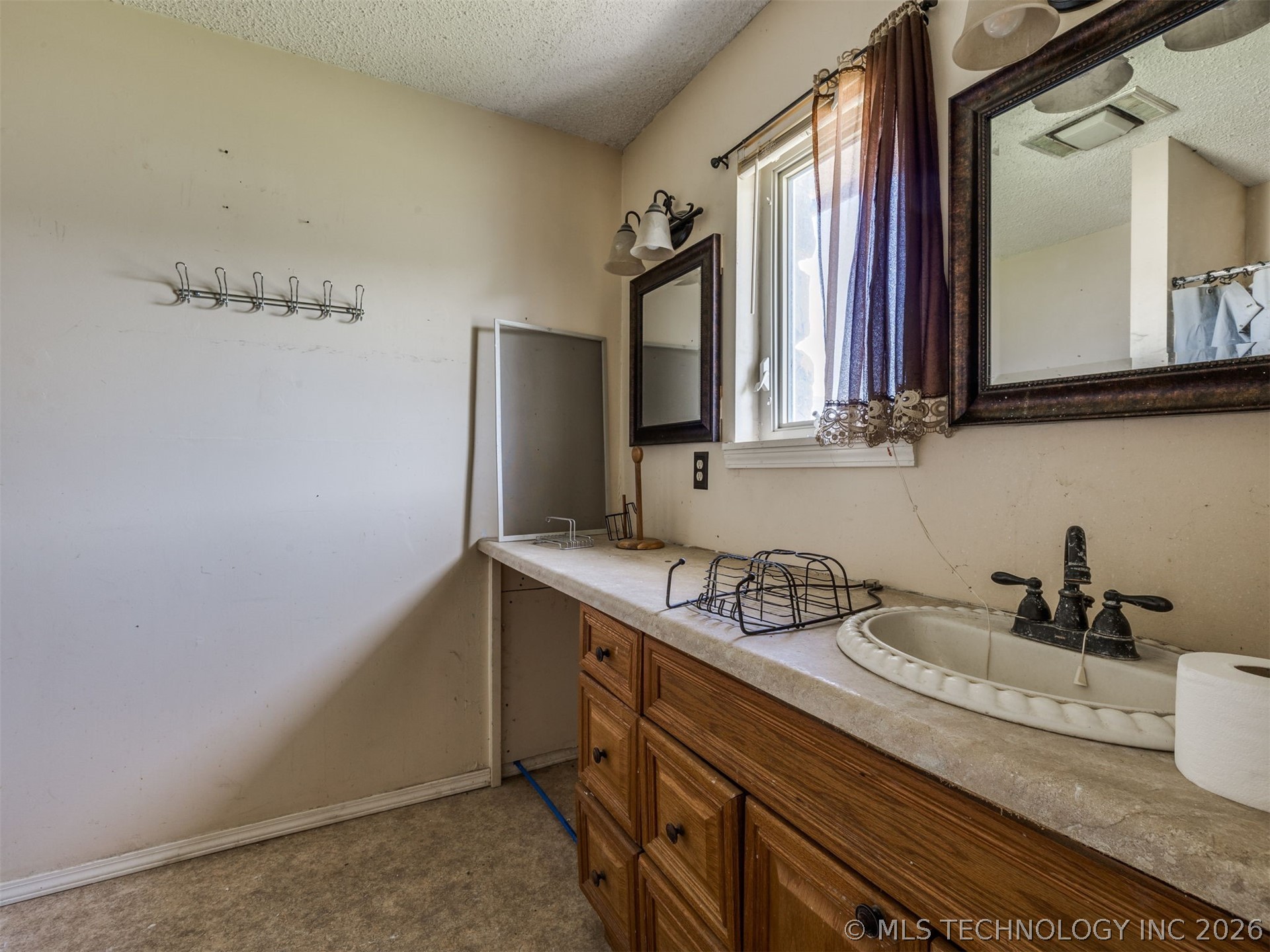 31760 N 4000 Road Ramona OK 74061