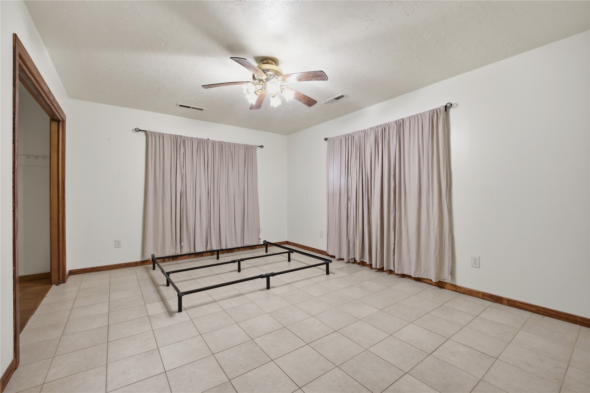 900 S Oliphant Street Holdenville OK 74848