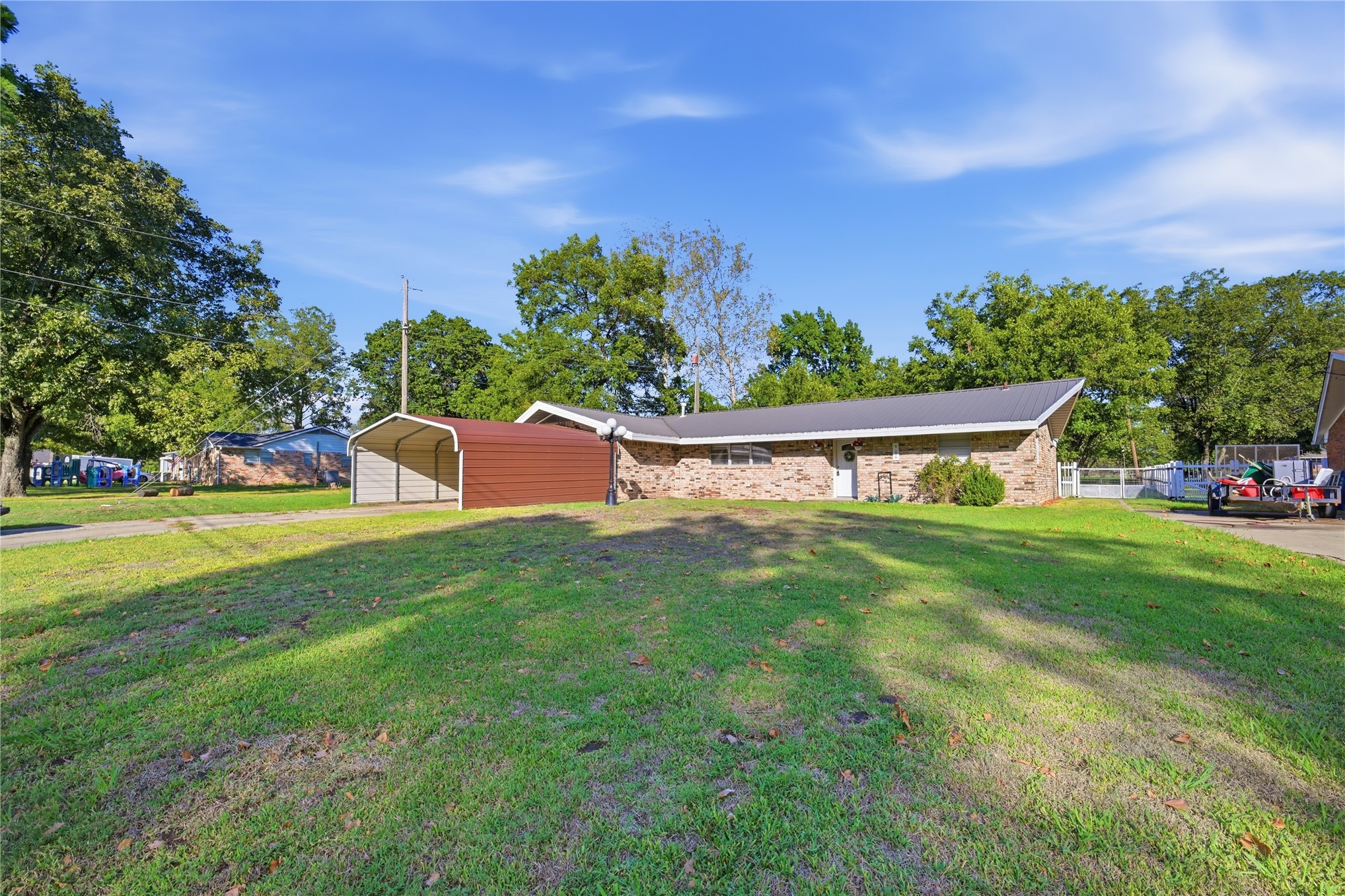 900 S Oliphant Street Holdenville OK 74848