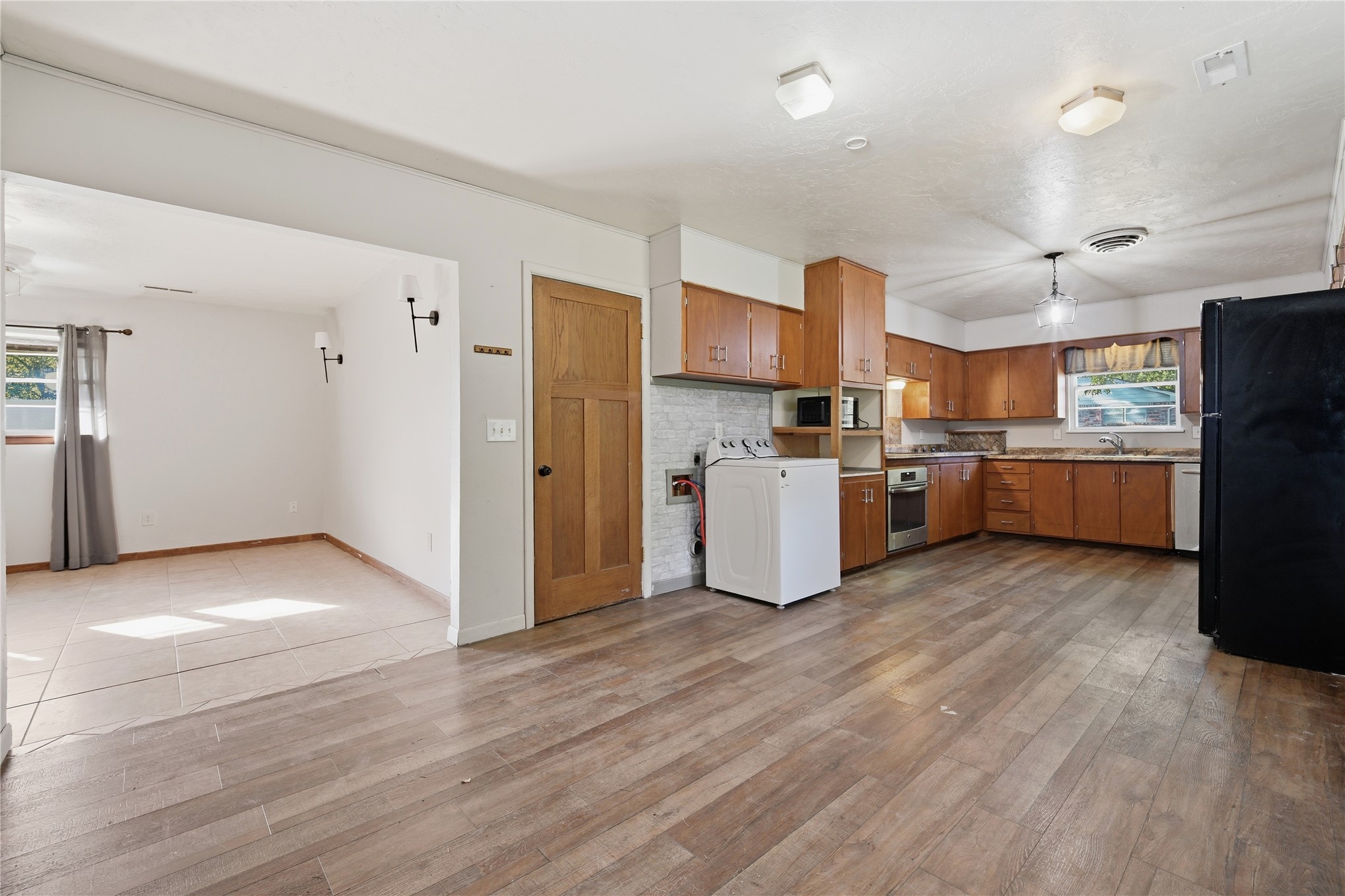 900 S Oliphant Street Holdenville OK 74848