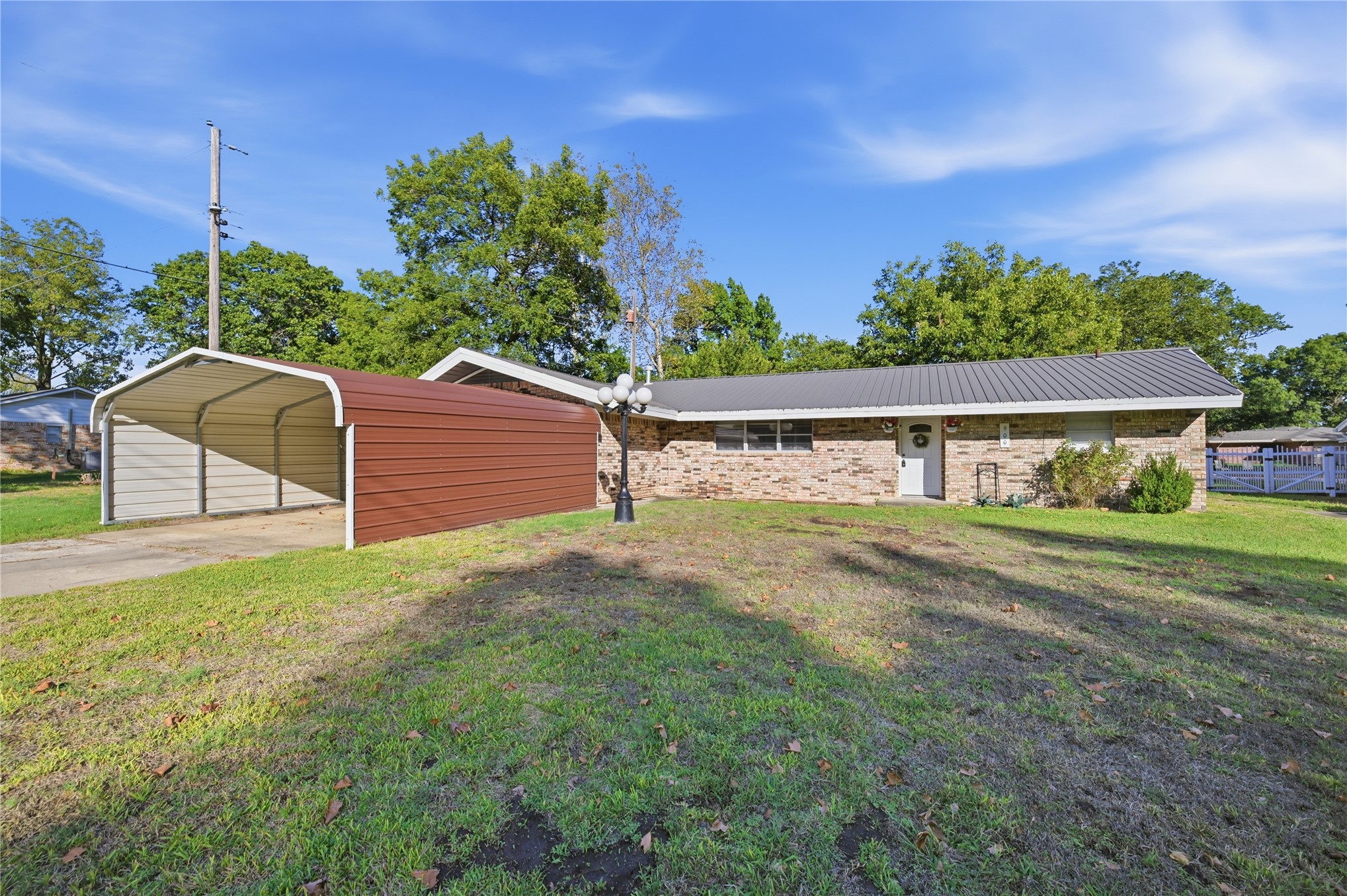 900 S Oliphant Street Holdenville OK 74848