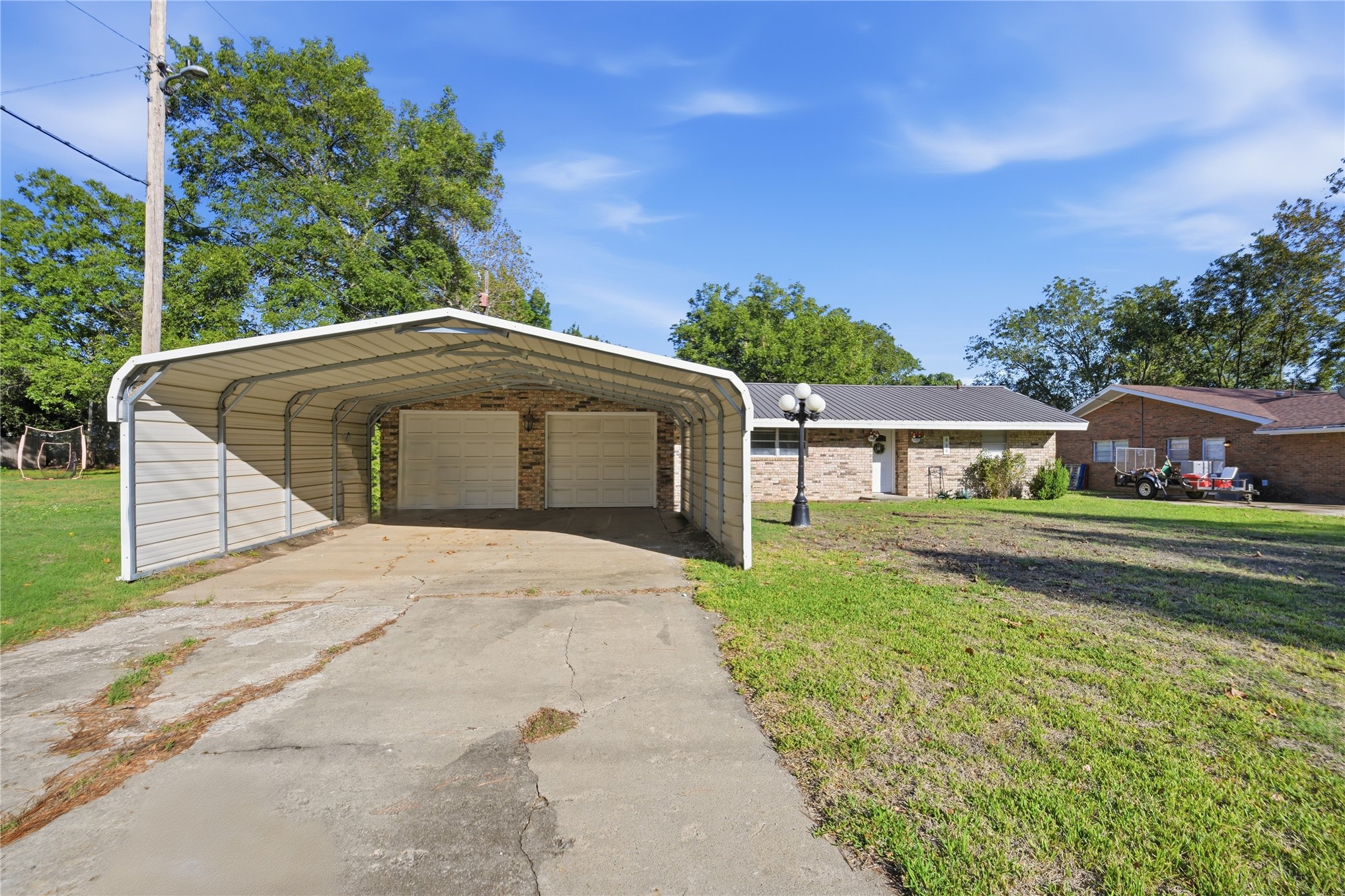 900 S Oliphant Street Holdenville OK 74848