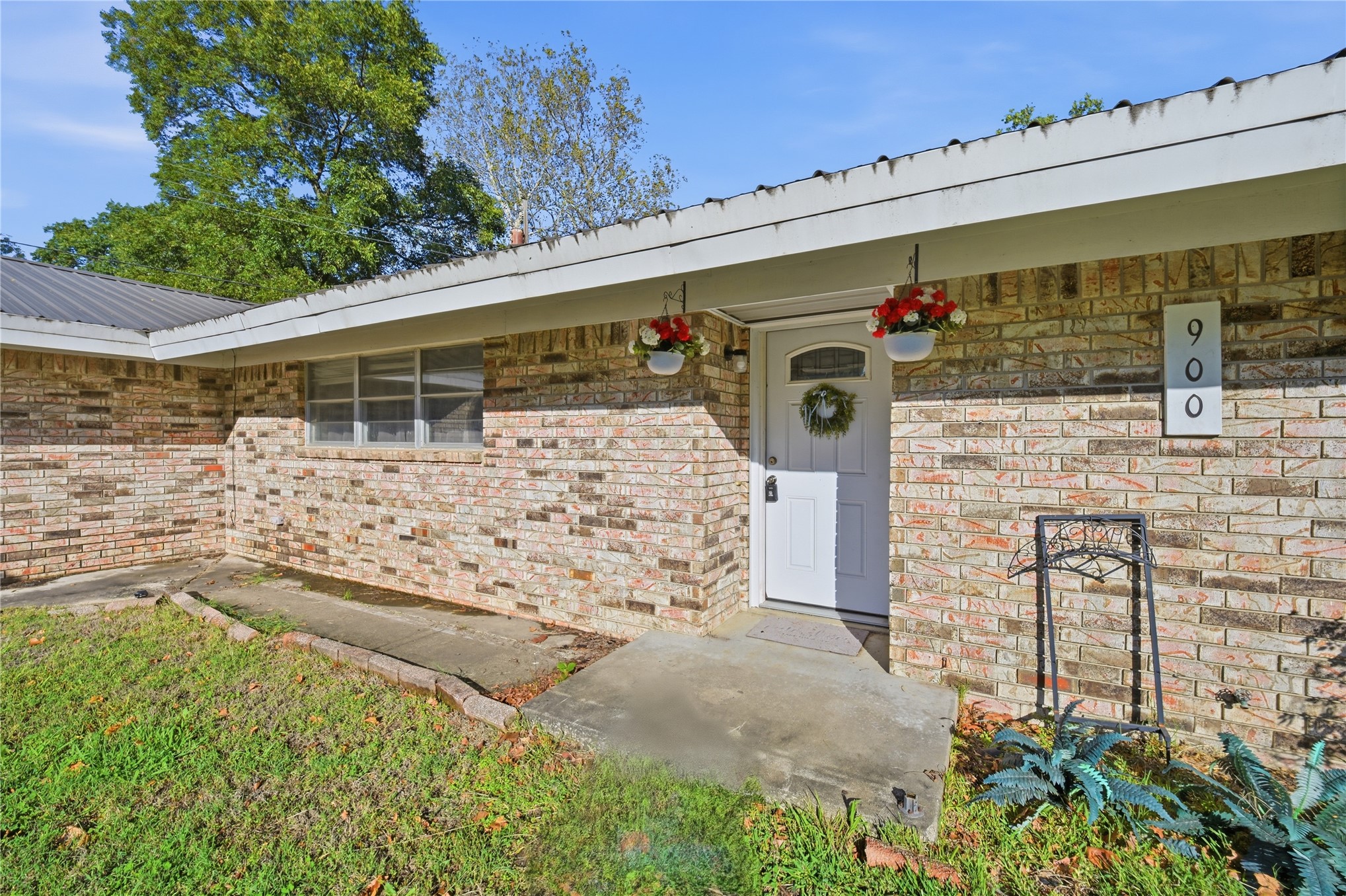 900 S Oliphant Street Holdenville OK 74848