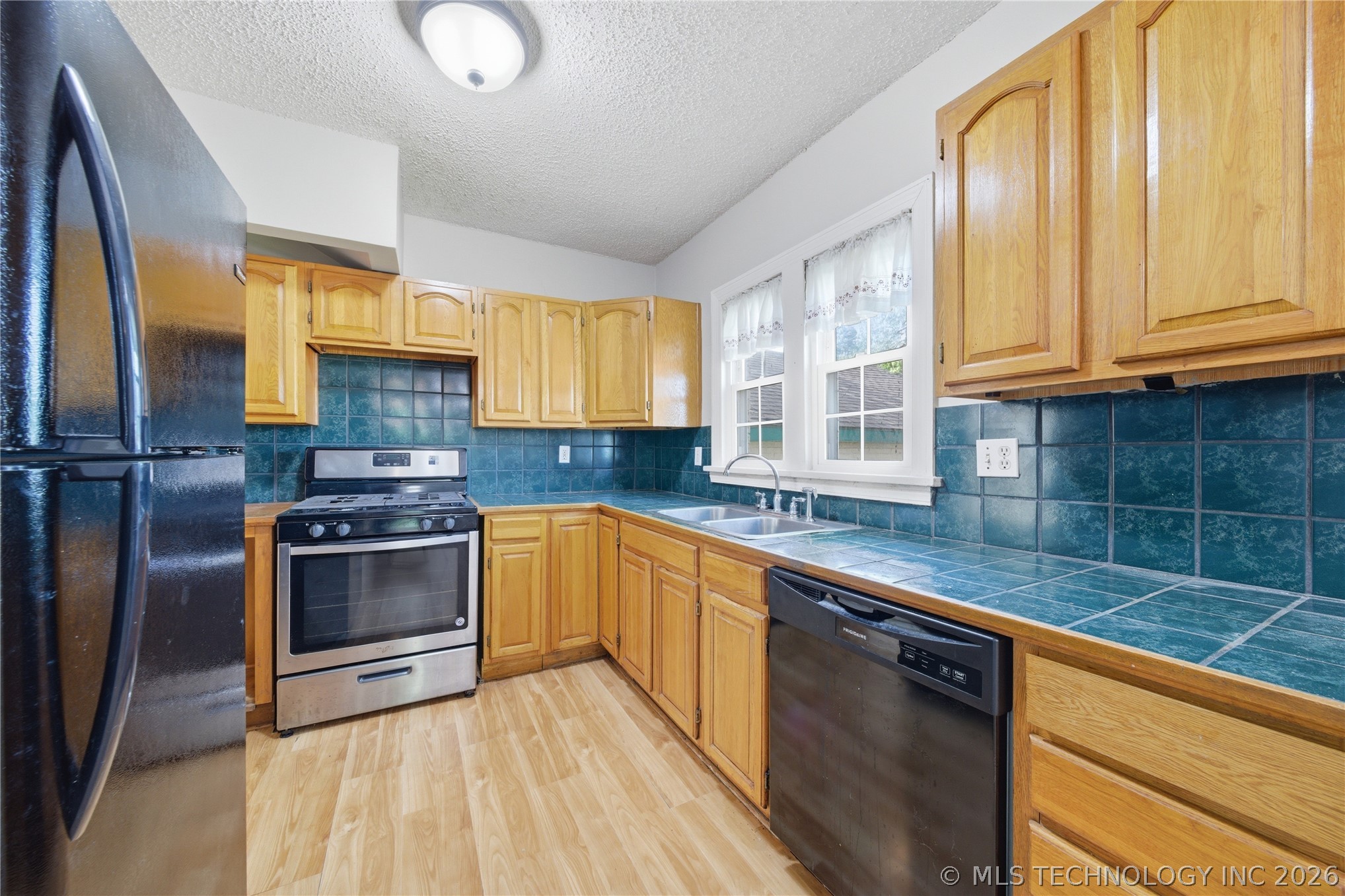 3239 E 4th Street Tulsa OK 74104