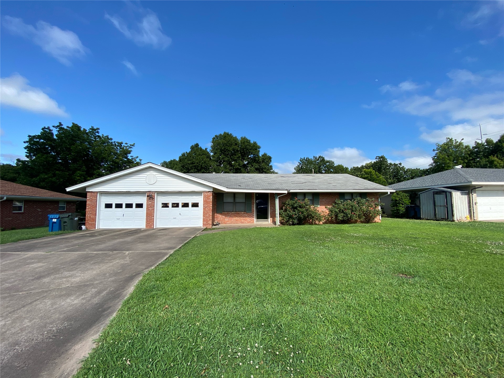 912 S Thompson Avenue Cushing OK 74023