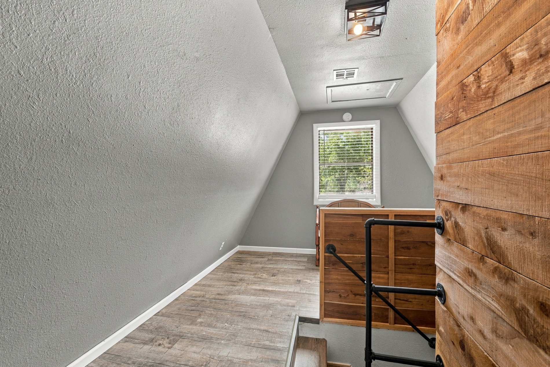 14046 N 365 Road Hulbert OK 74441