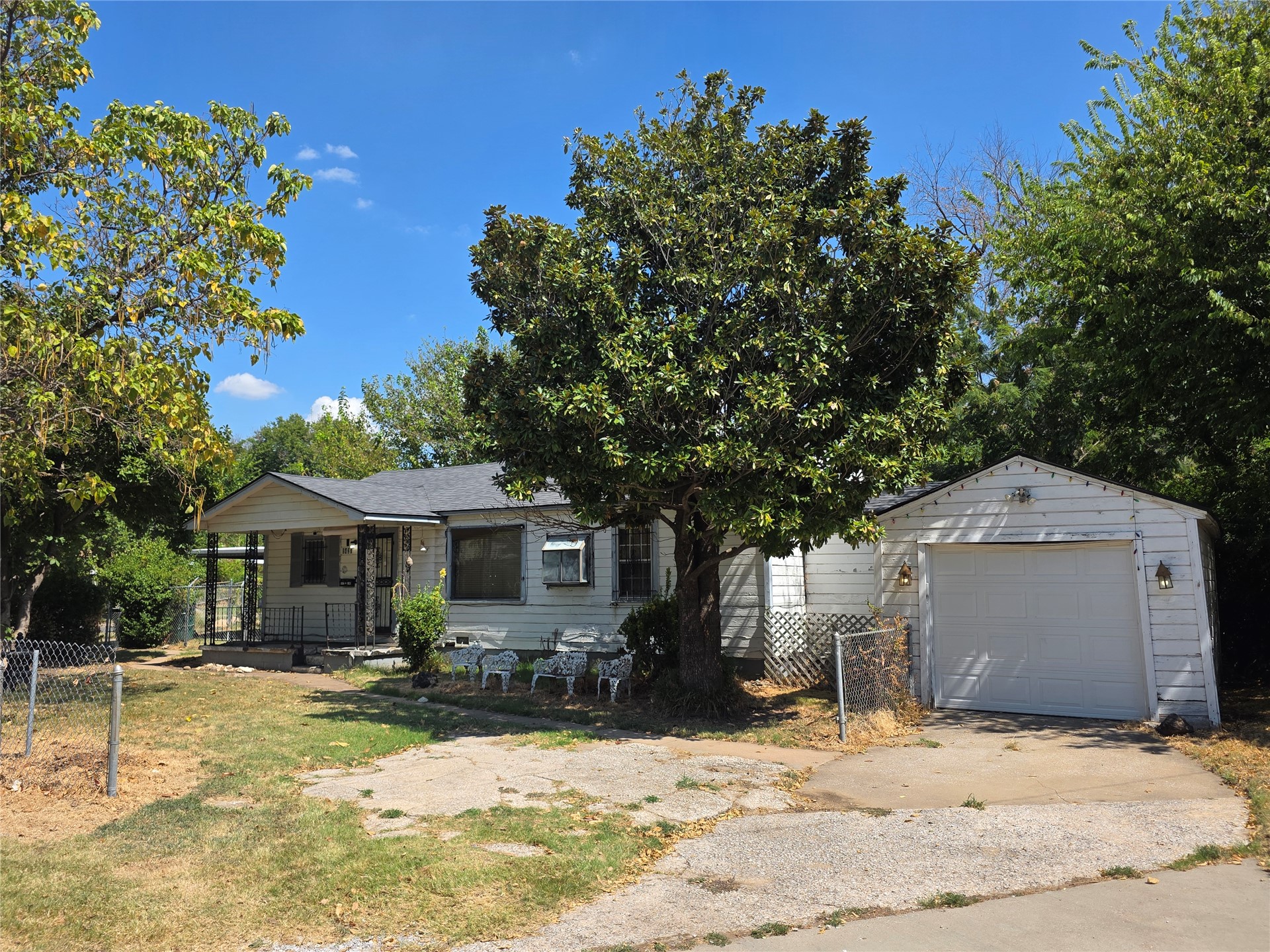 2423 N Xanthus Avenue Tulsa OK 74110