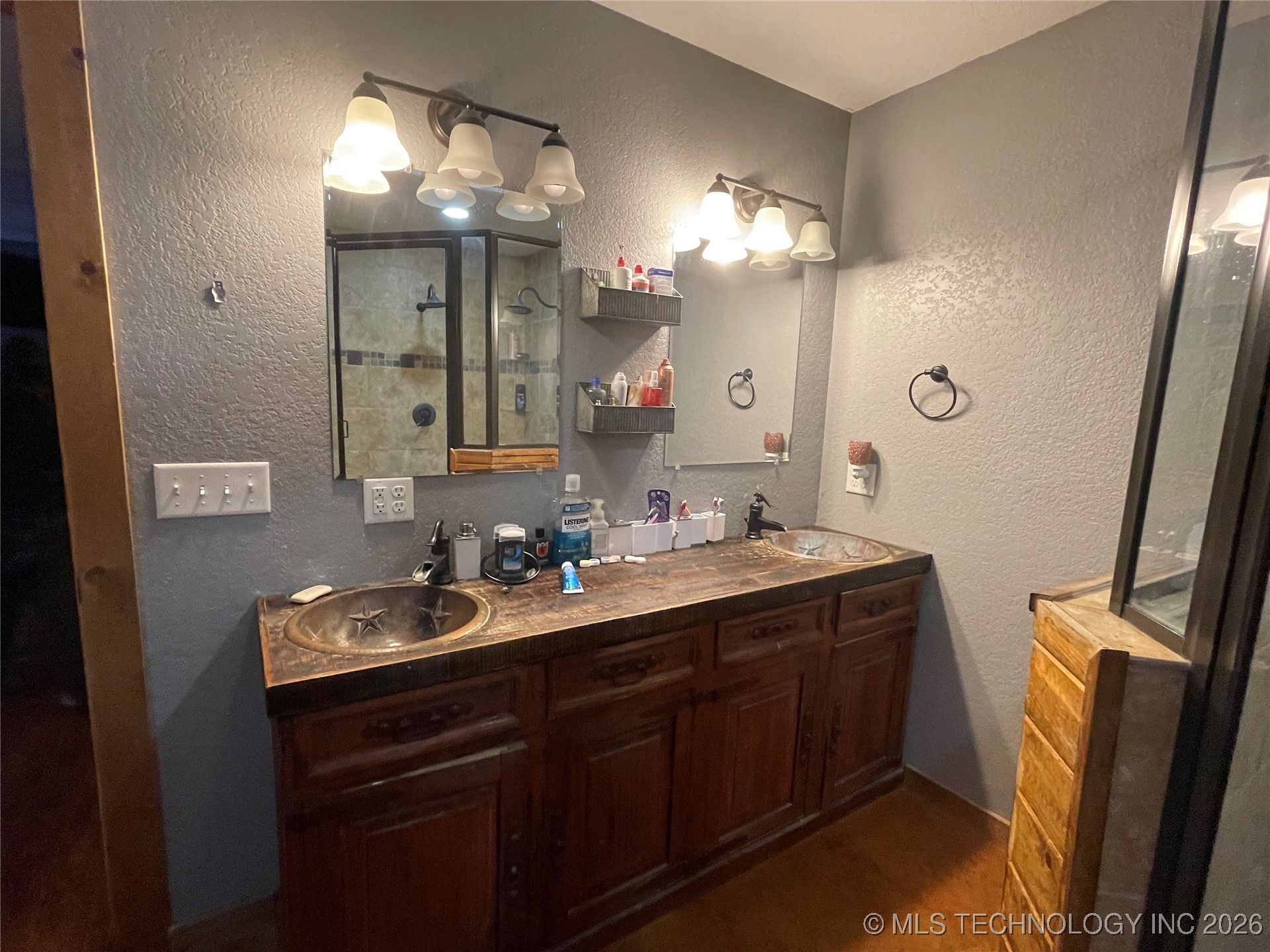 1207 N 4224 Road Hugo OK 74743