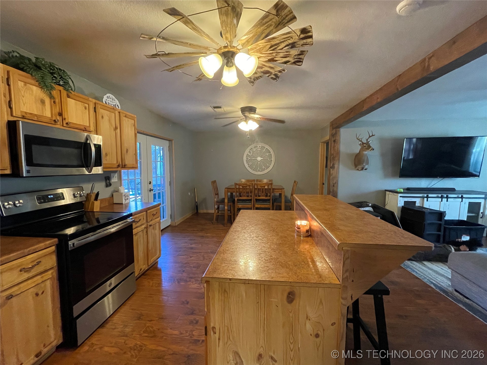 1207 N 4224 Road Hugo OK 74743