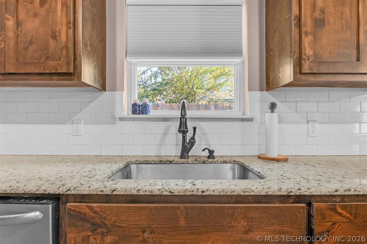 2322 S Cedar Street Sapulpa OK 74066