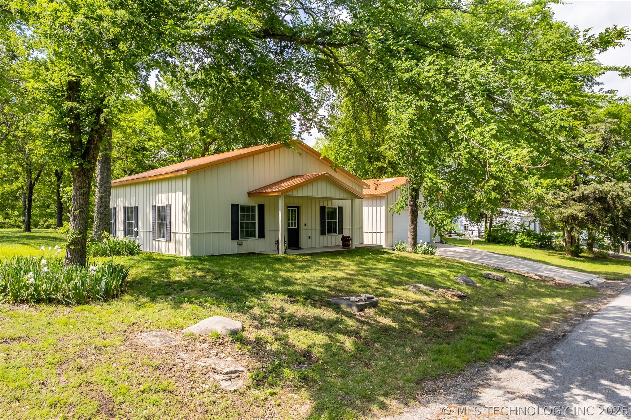 6515 N 4402 Road Adair OK 74330