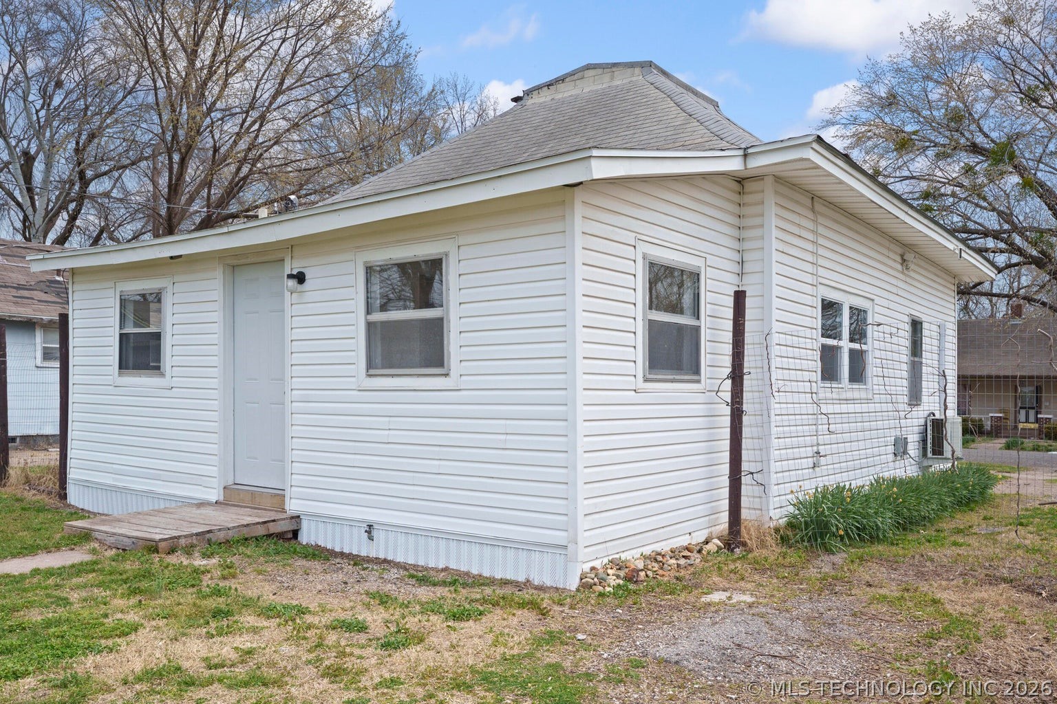 209 F NE Miami OK 74354