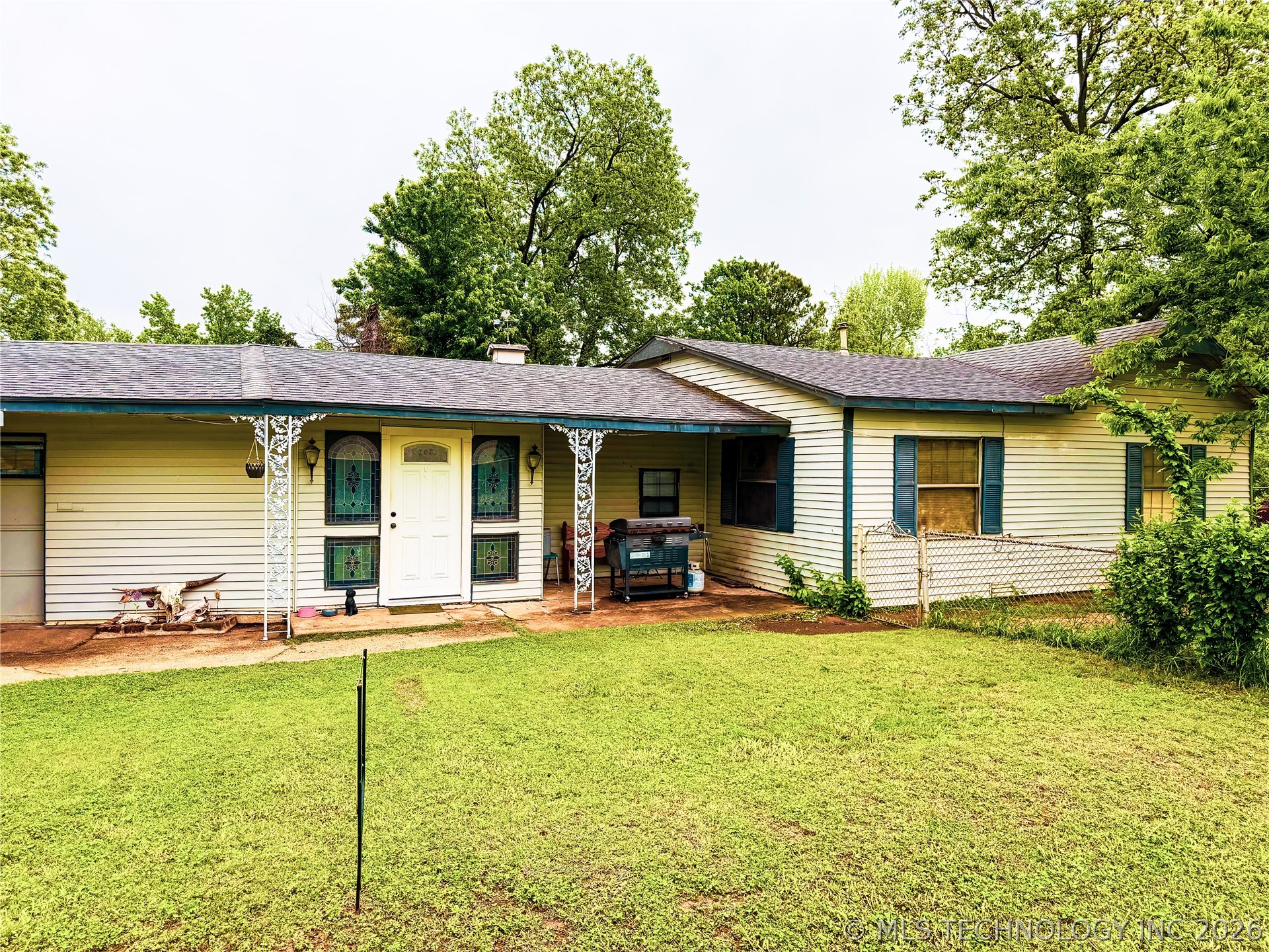 208 S Campbell Avenue Oilton OK 74052
