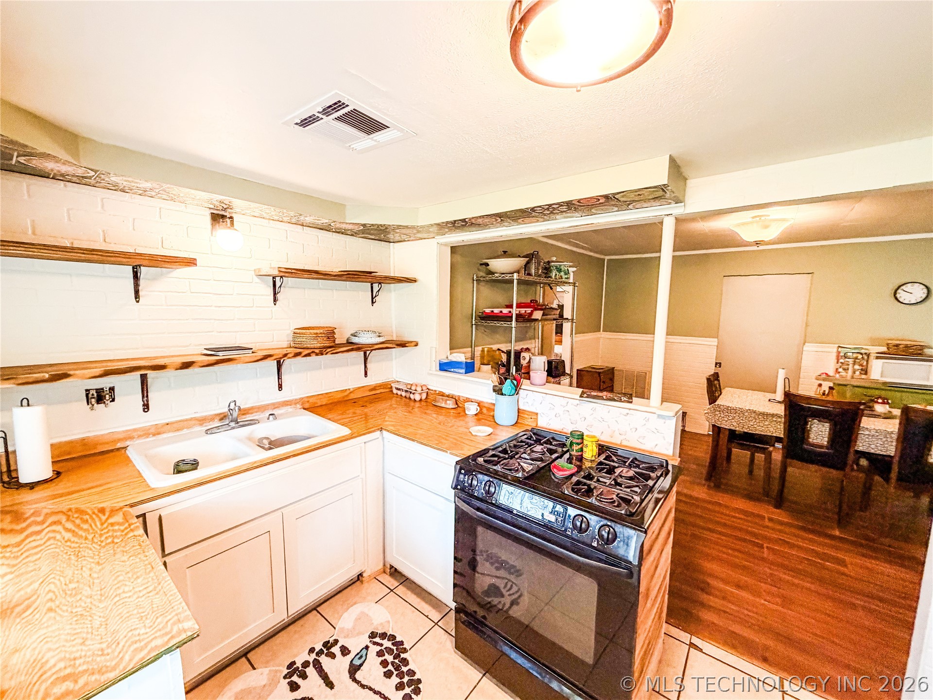 208 S Campbell Avenue Oilton OK 74052