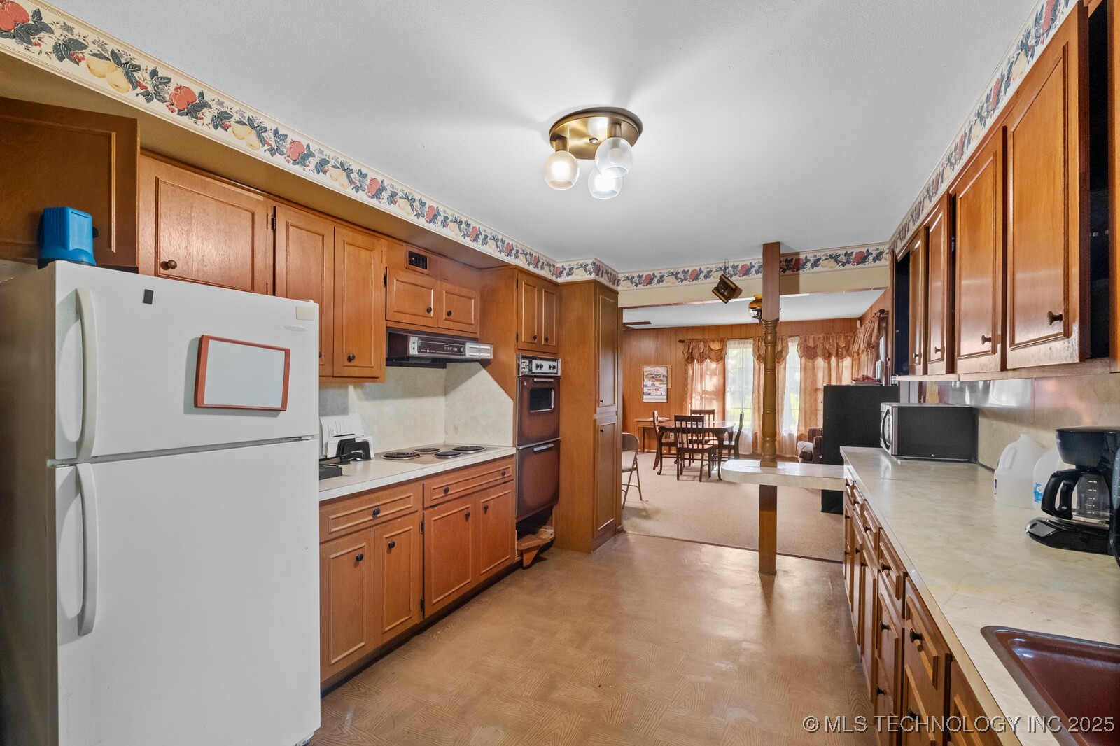 1400 W Locust Street Stilwell OK 74960