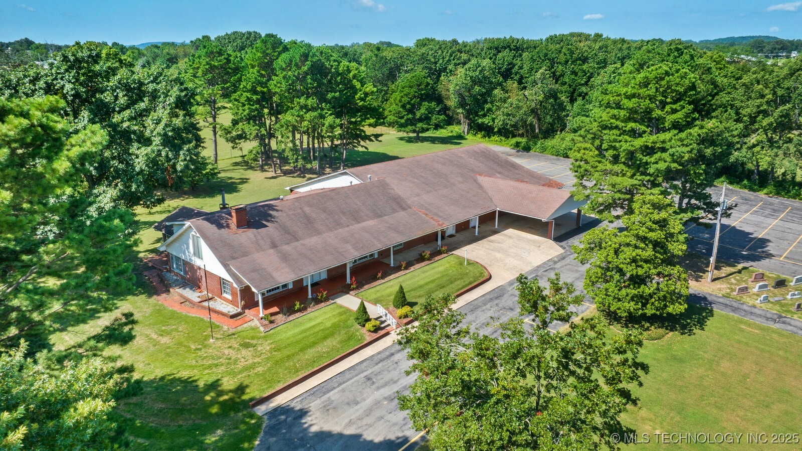 1400 W Locust Street Stilwell OK 74960