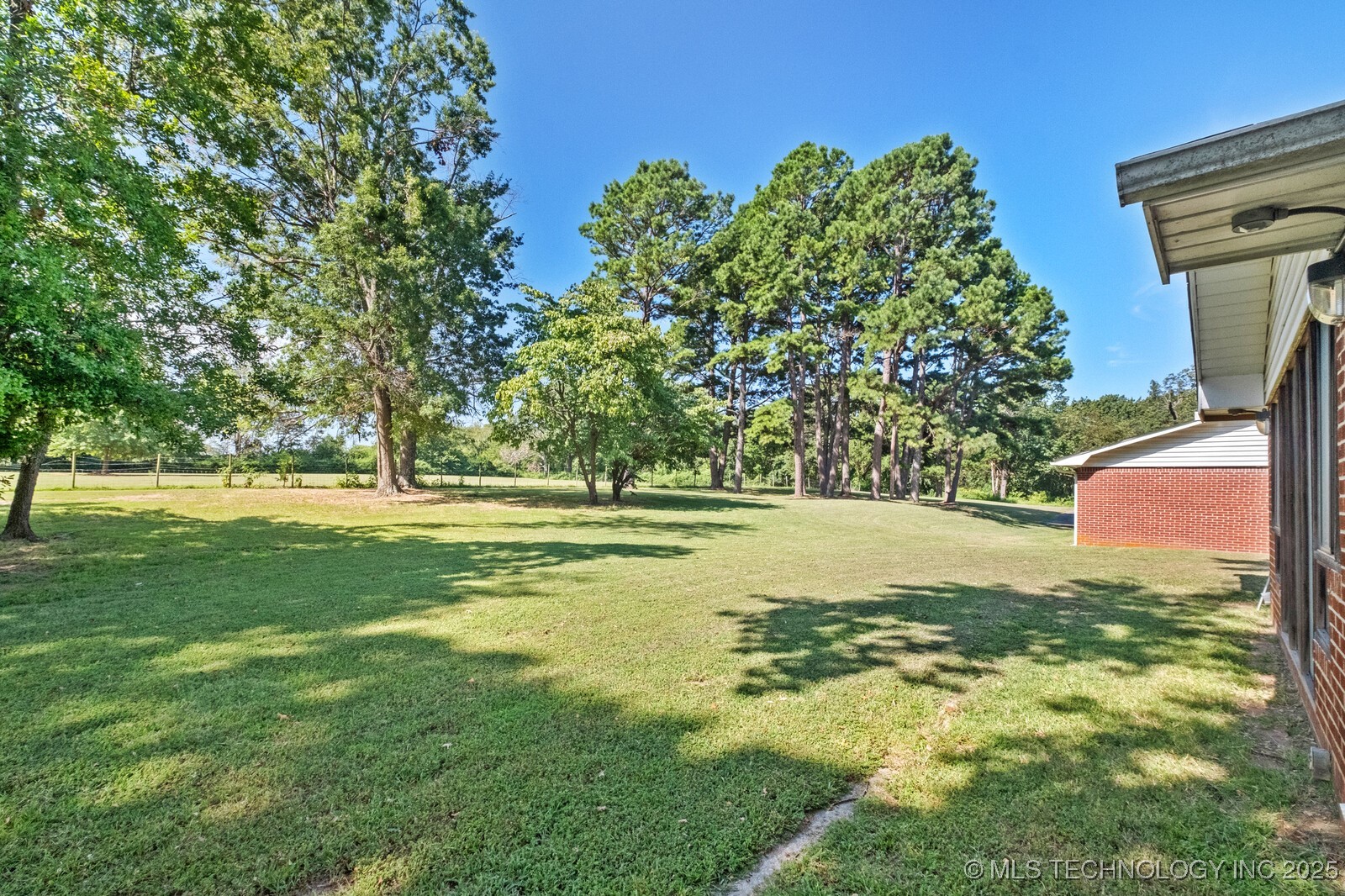 1400 W Locust Street Stilwell OK 74960
