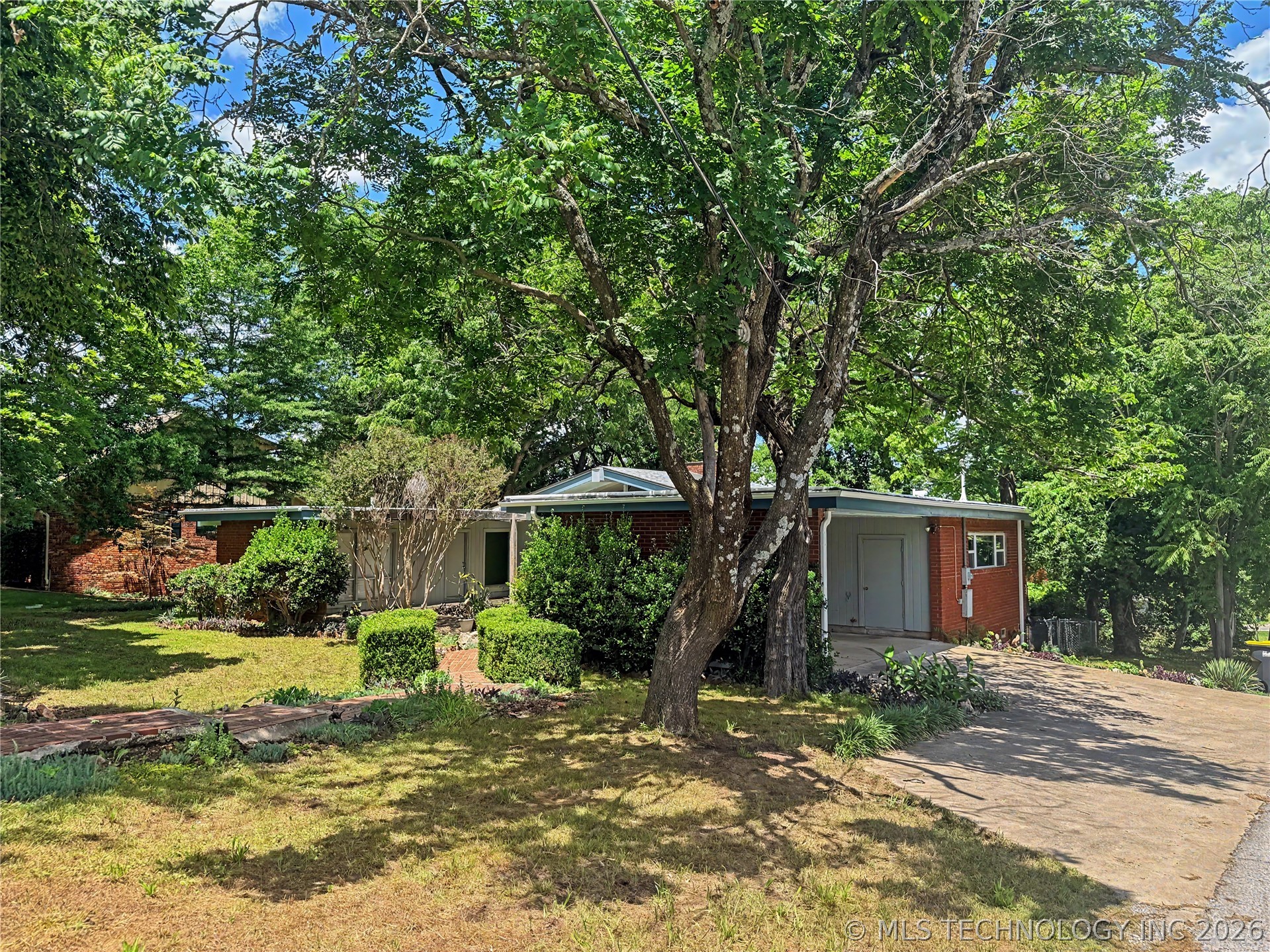 522 W Downing Street Tahlequah OK 74464