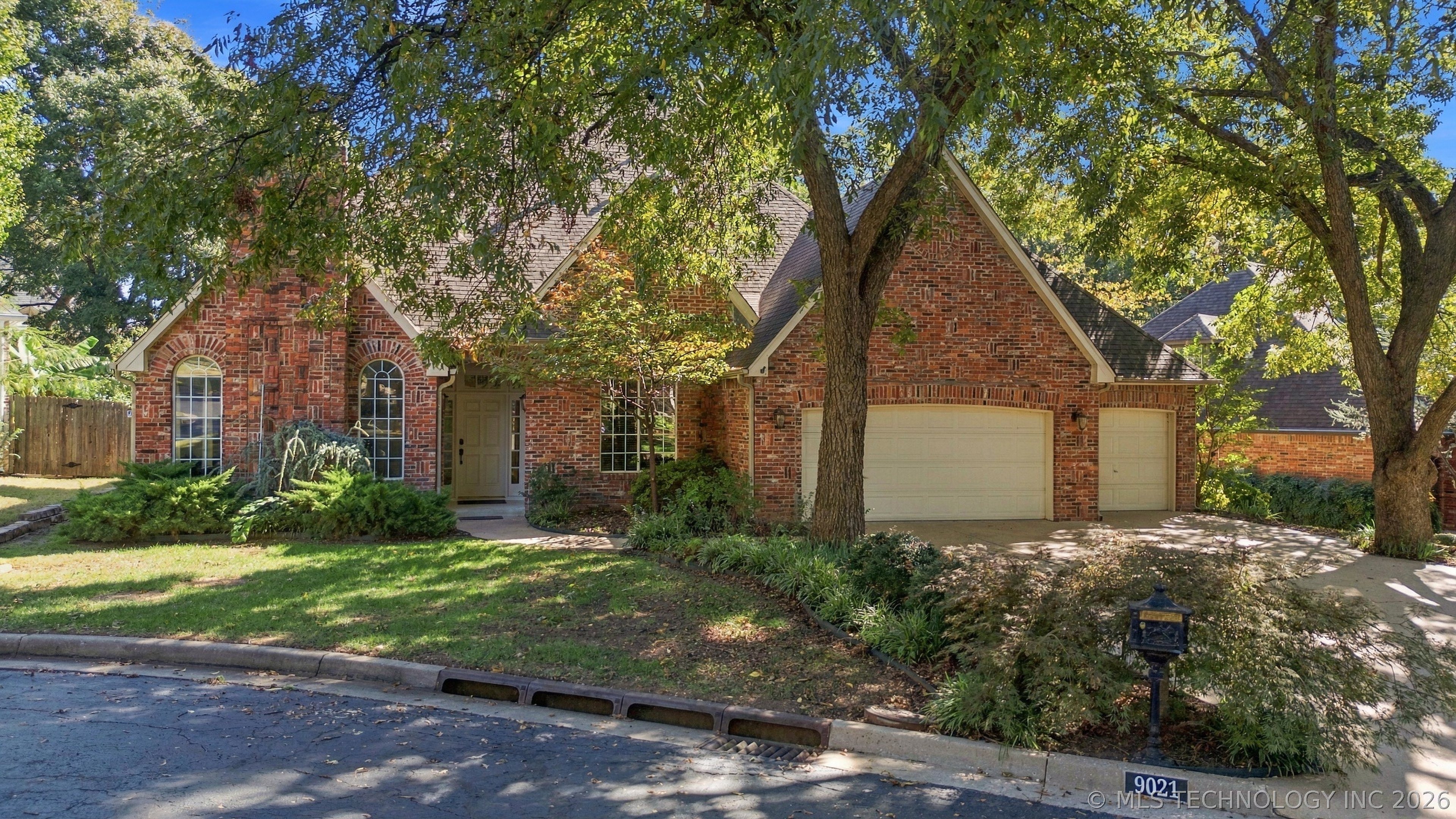 9021 S Maplewood Avenue Tulsa OK 74137