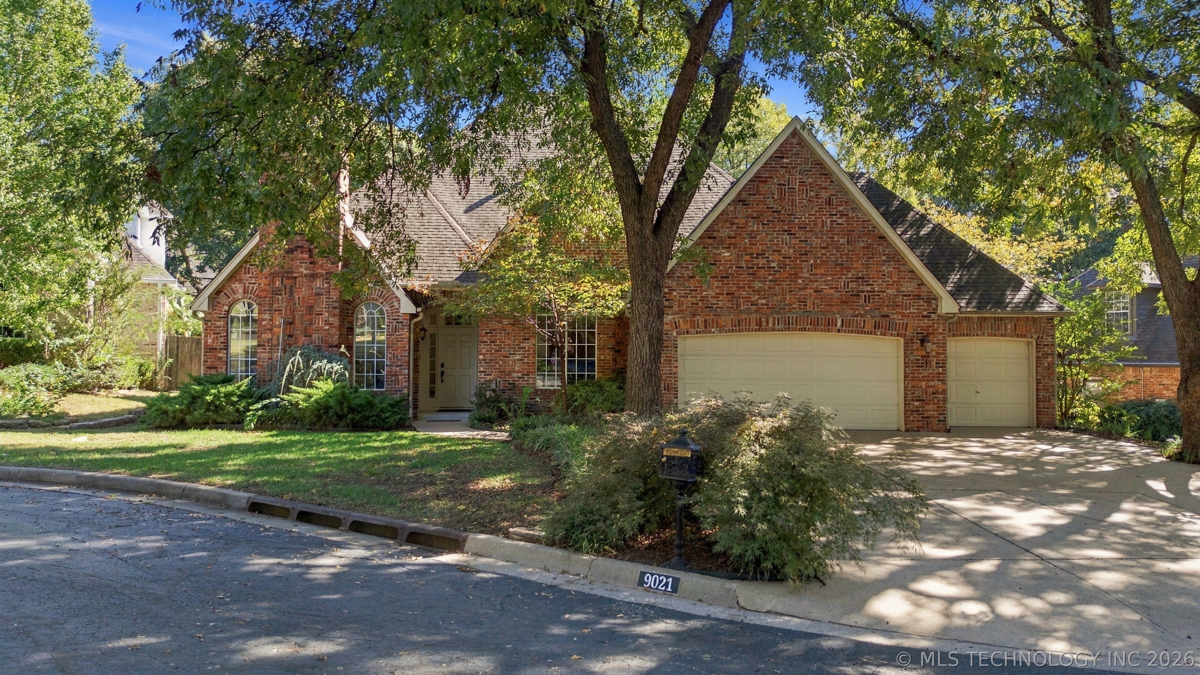 9021 S Maplewood Avenue Tulsa OK 74137