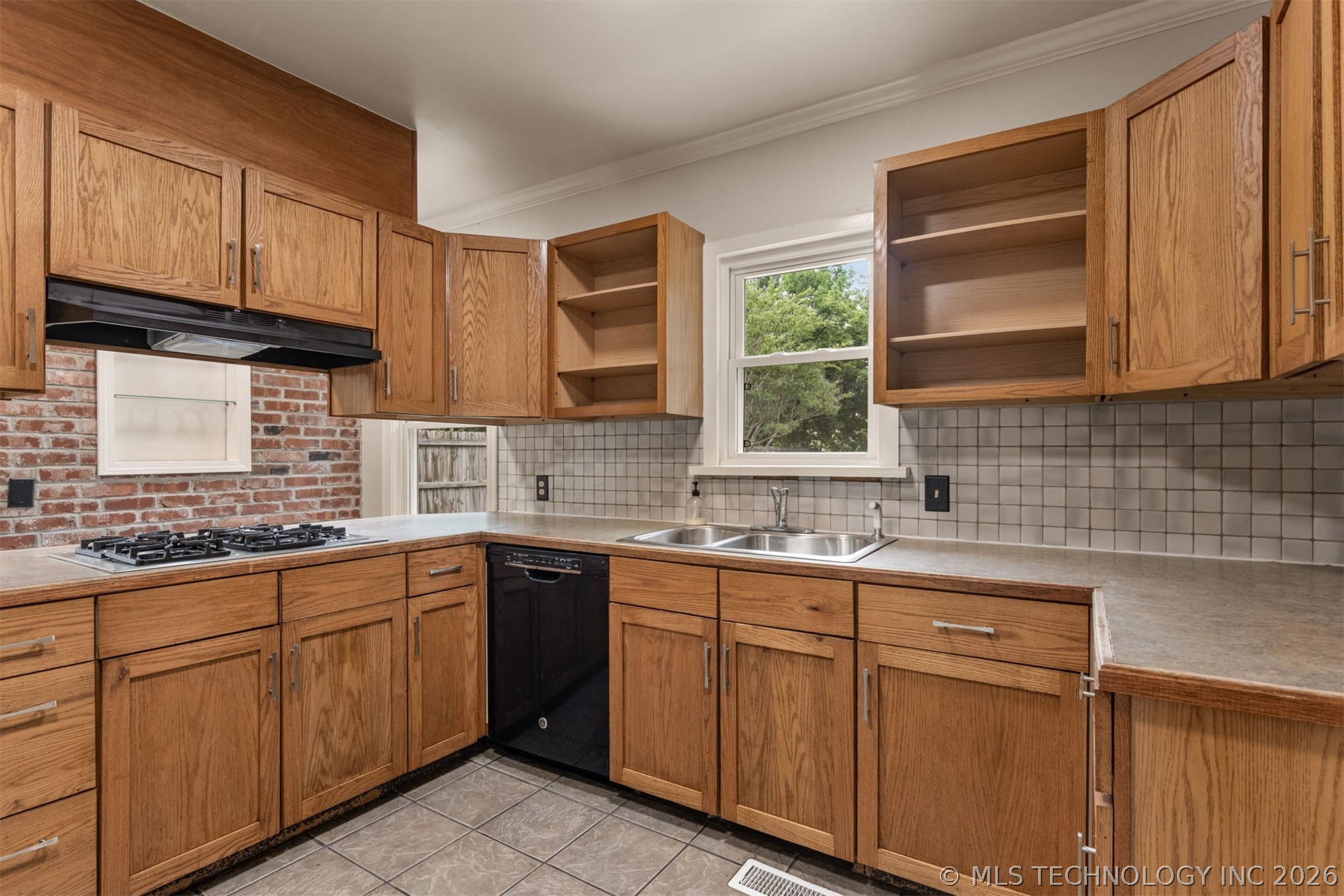 2433 Gary Place Tulsa OK 74114