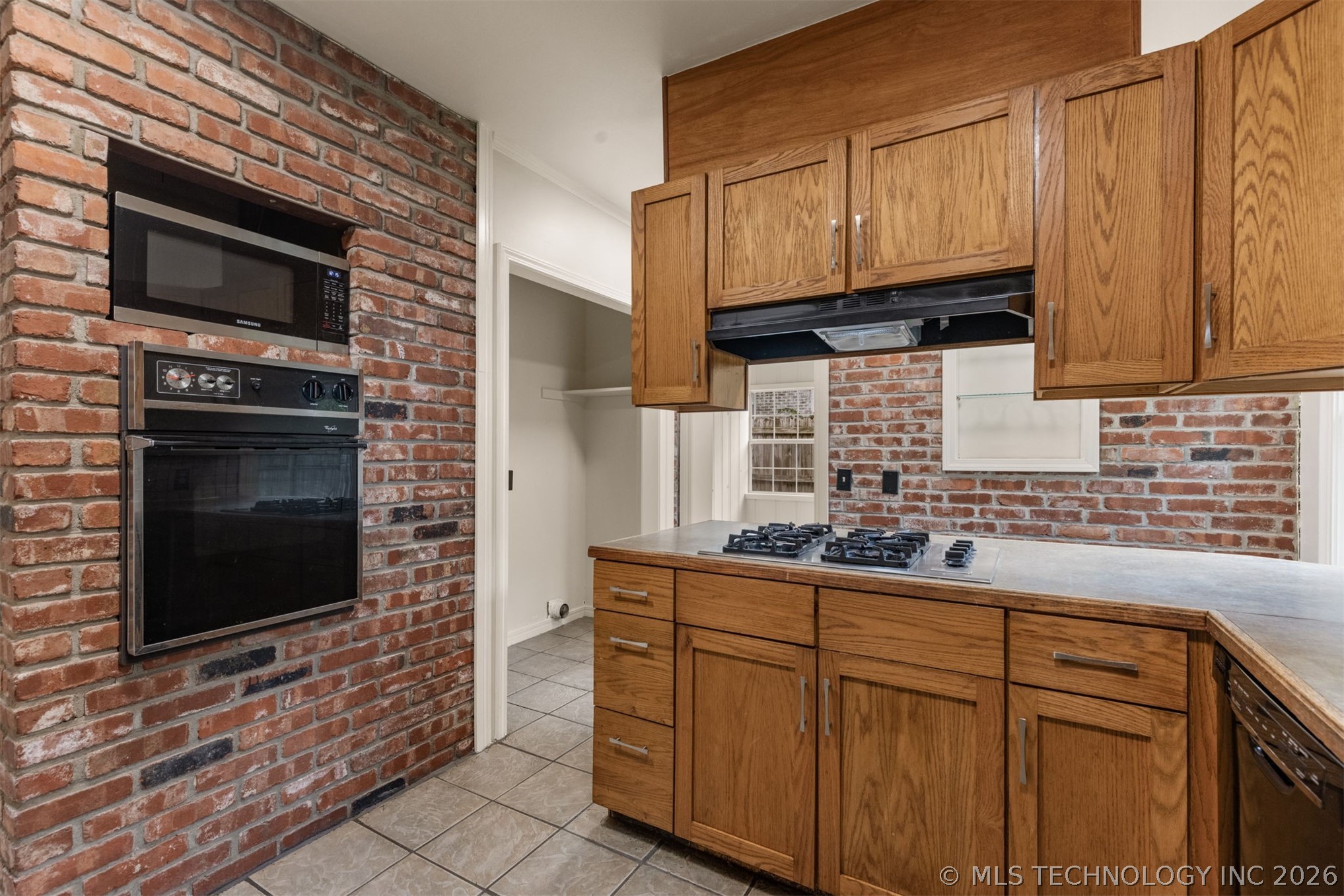 2433 Gary Place Tulsa OK 74114