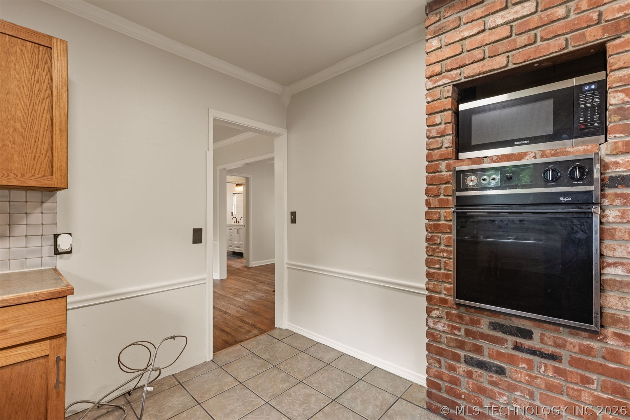 2433 Gary Place Tulsa OK 74114