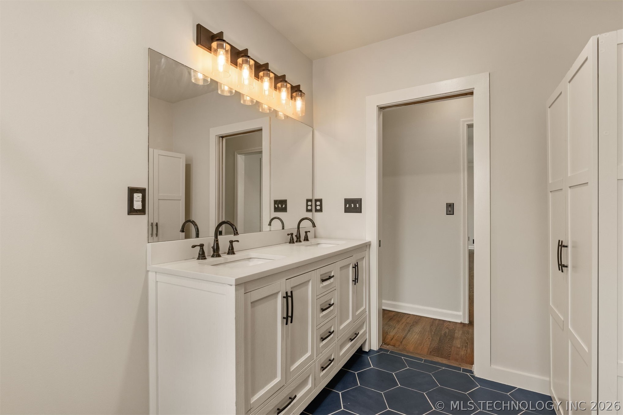 2433 Gary Place Tulsa OK 74114